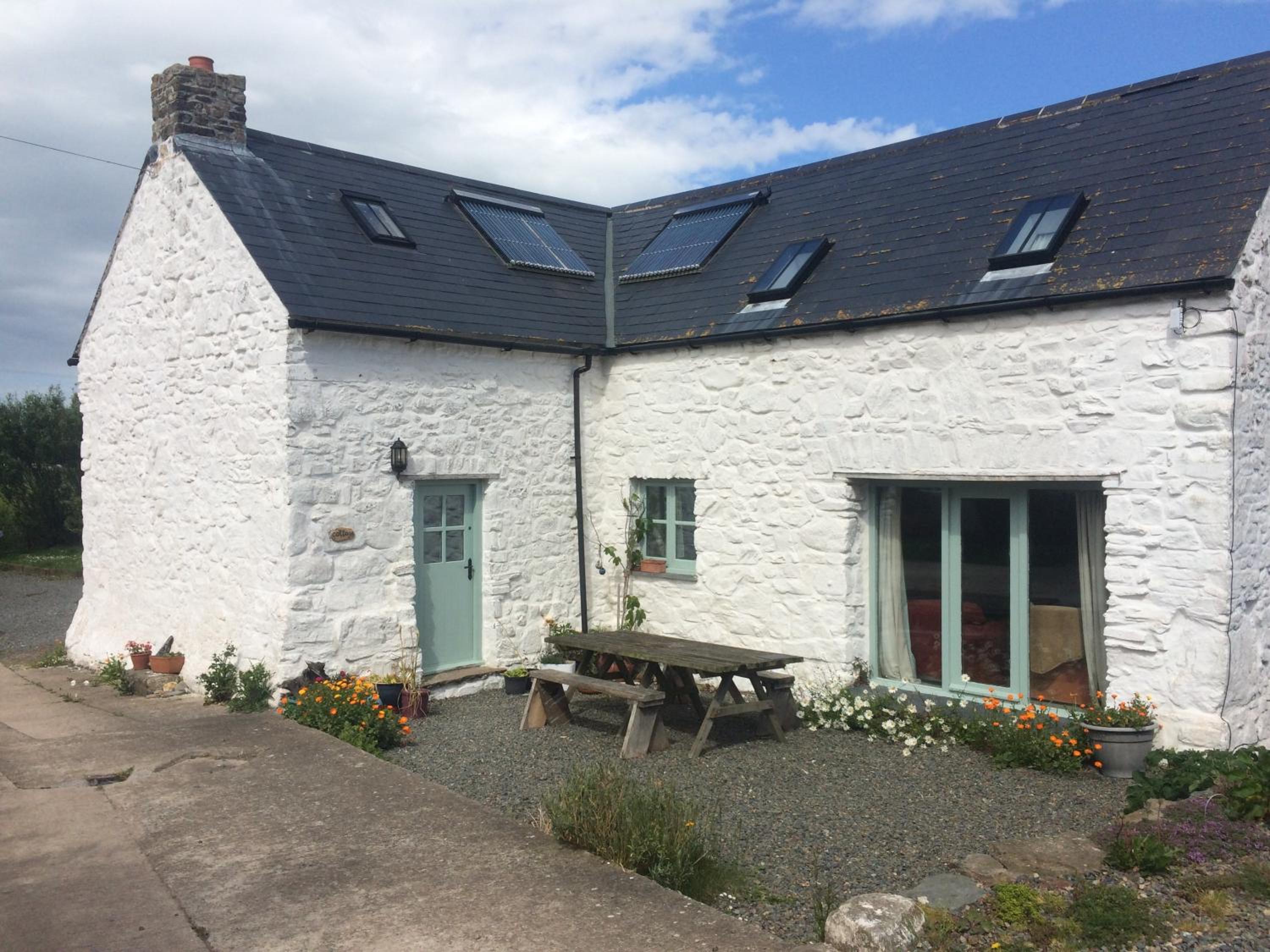 Pembroke Vacations - The Cottage  Mill Haven place - Property Image 1