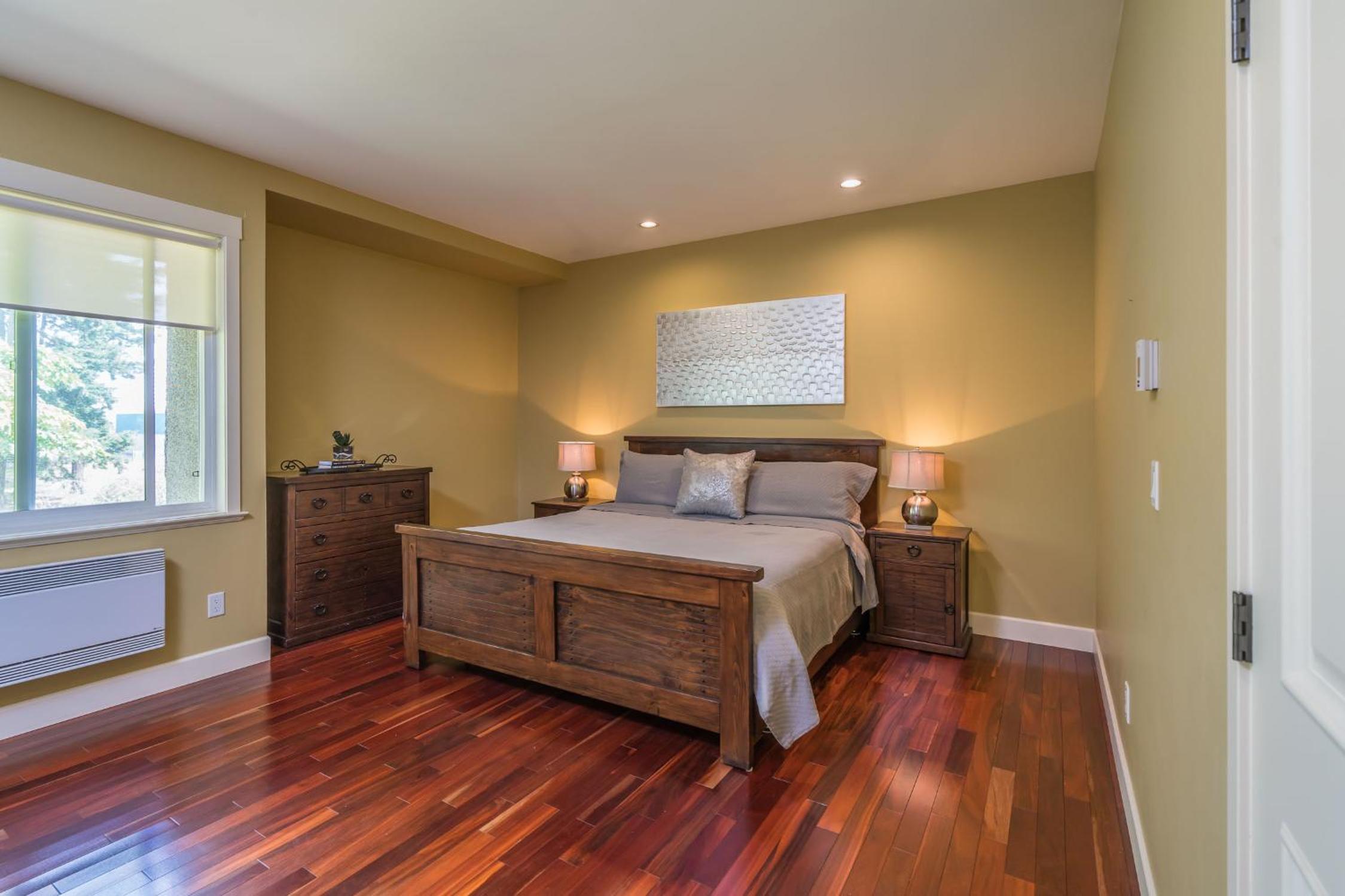 Luxury Penthouse Downtown Nanaimo view 5