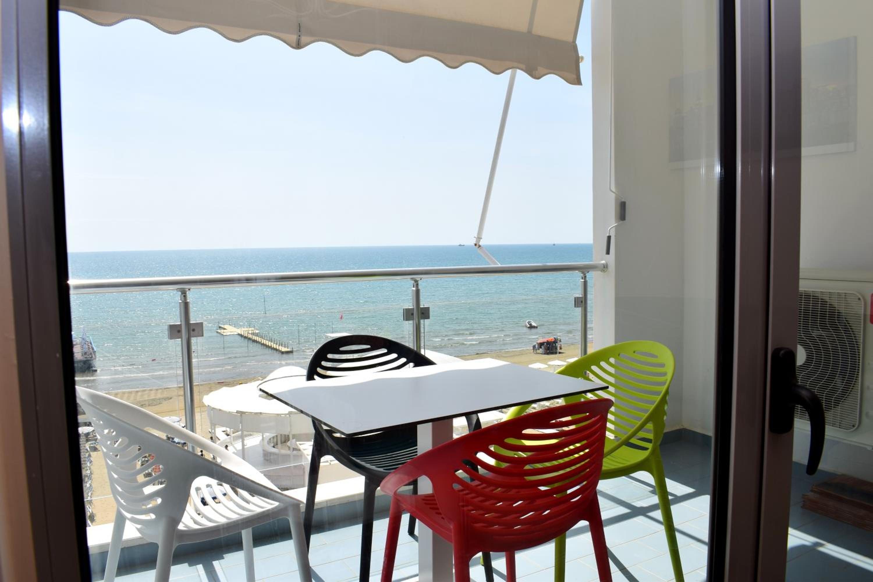 Brisa del Mar Beachfront Apartments