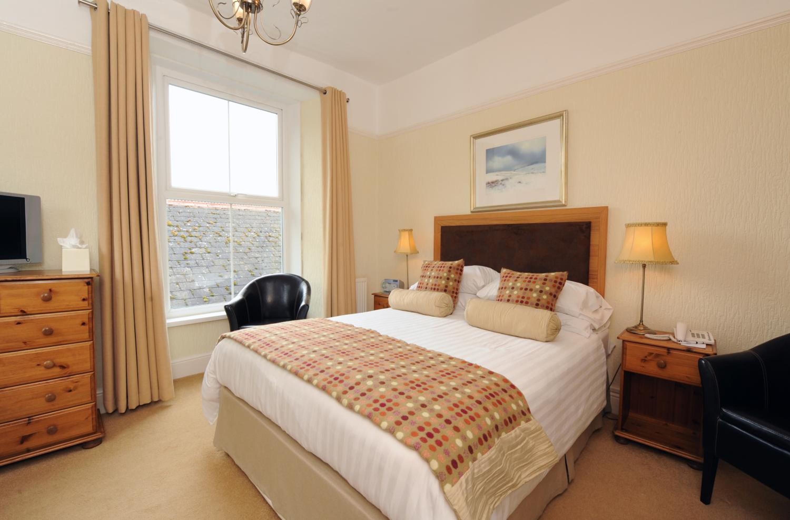 Wolfscastle Country Hotel