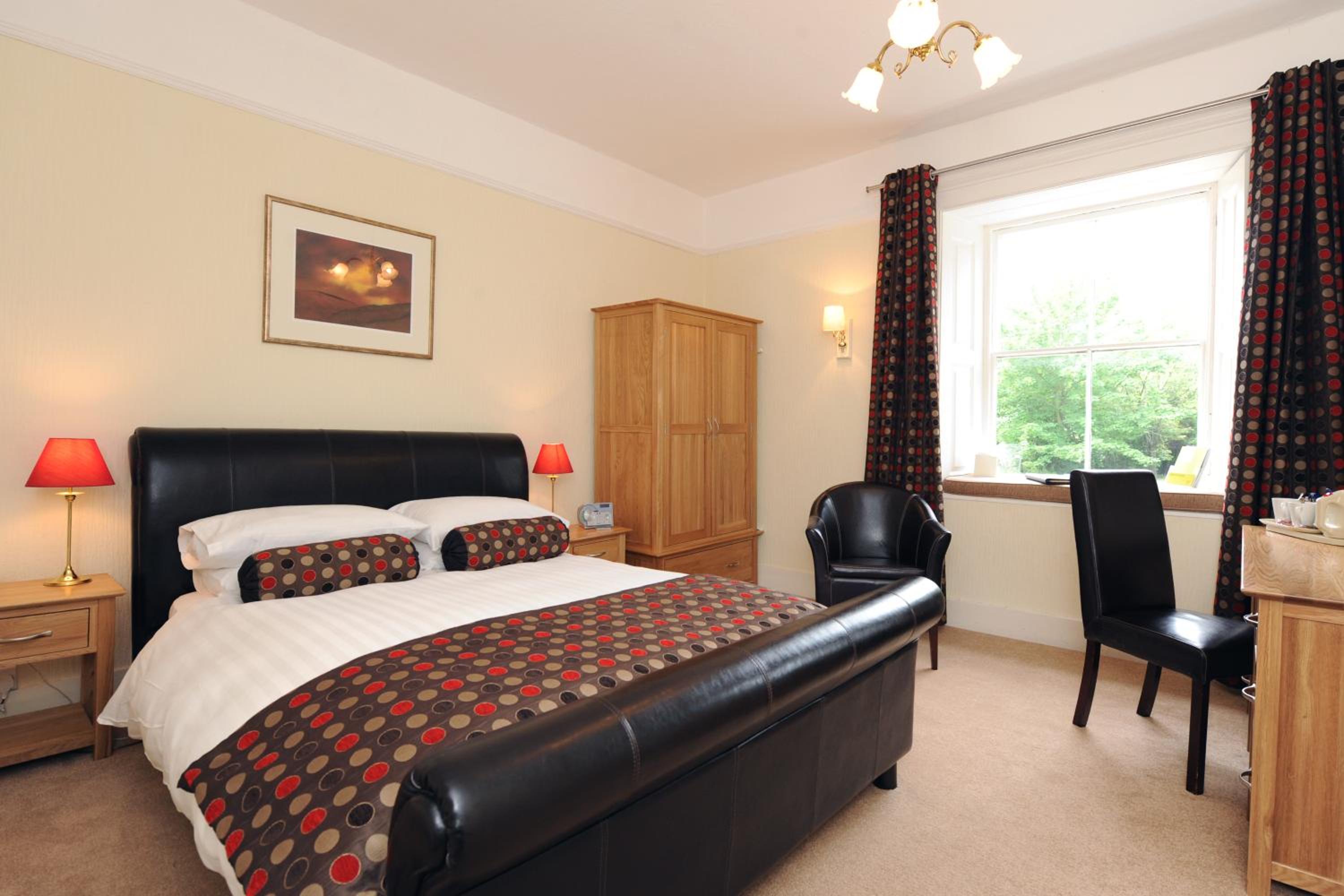 Wolfscastle Country Hotel