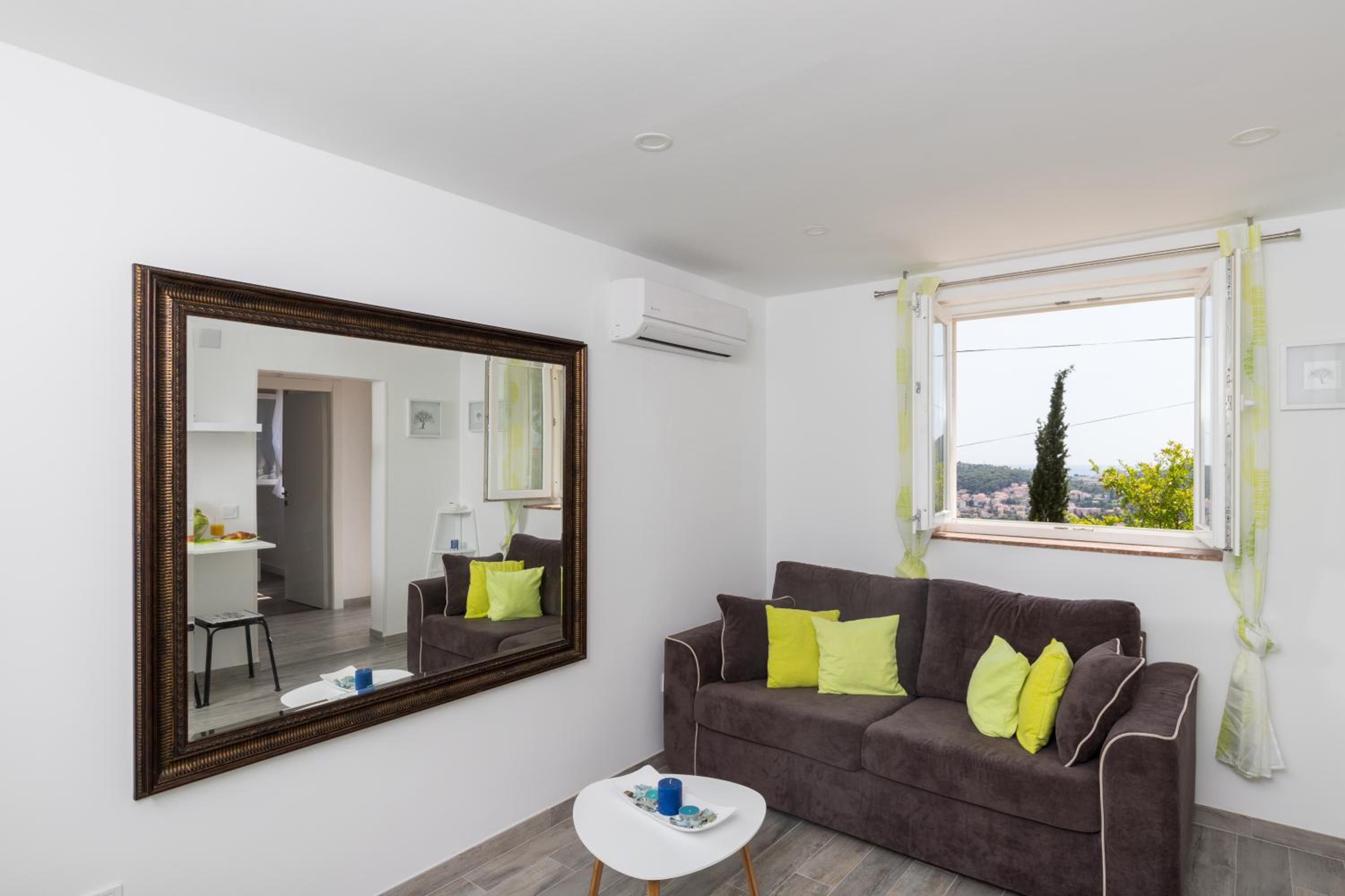 Apartment Semi