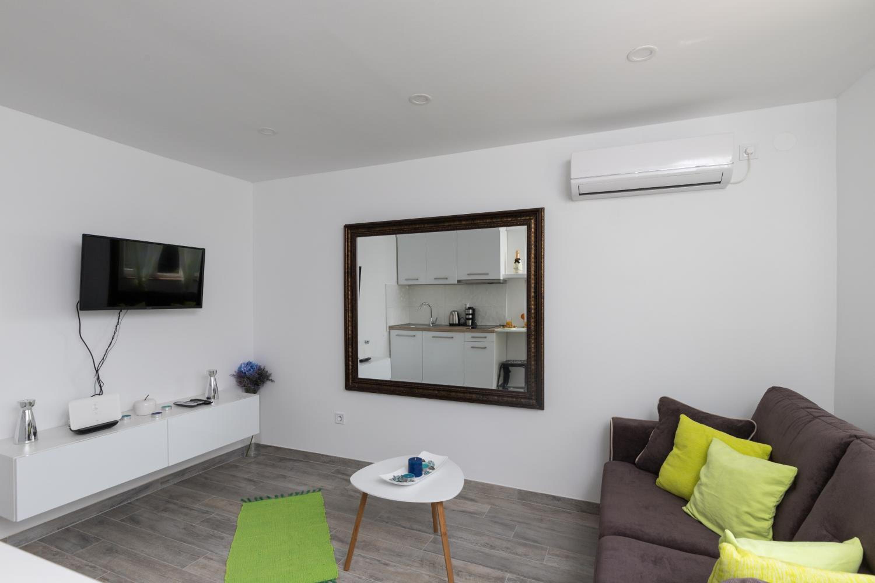 Apartment Semi