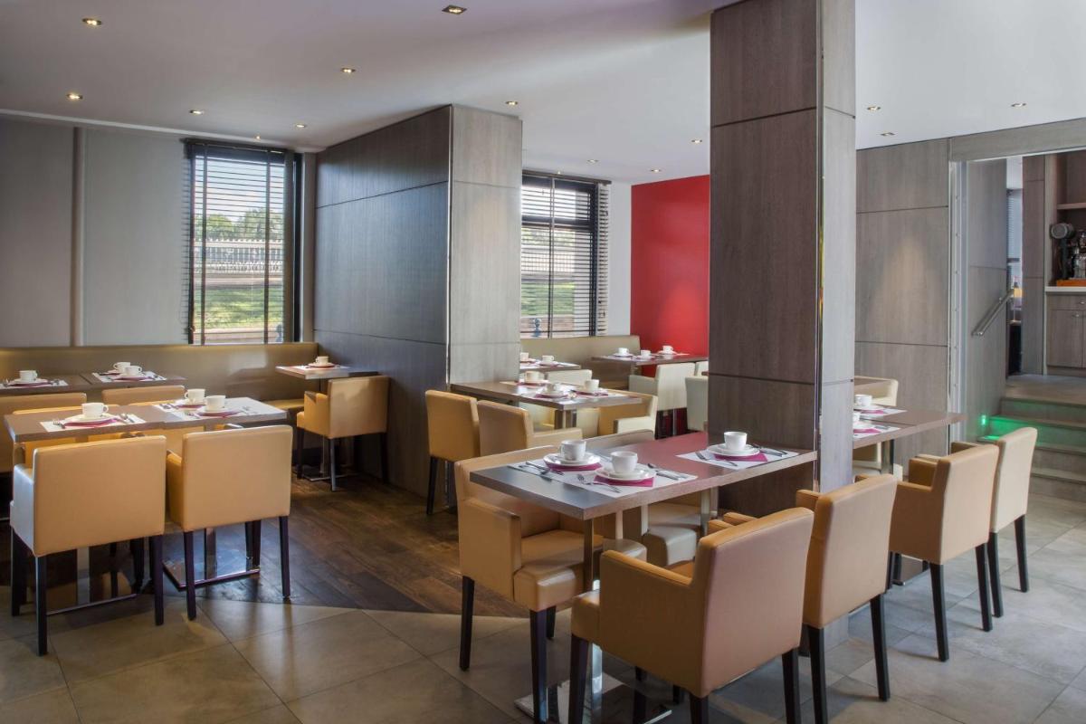 restaurant