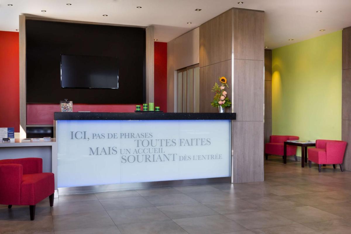 hotel reception