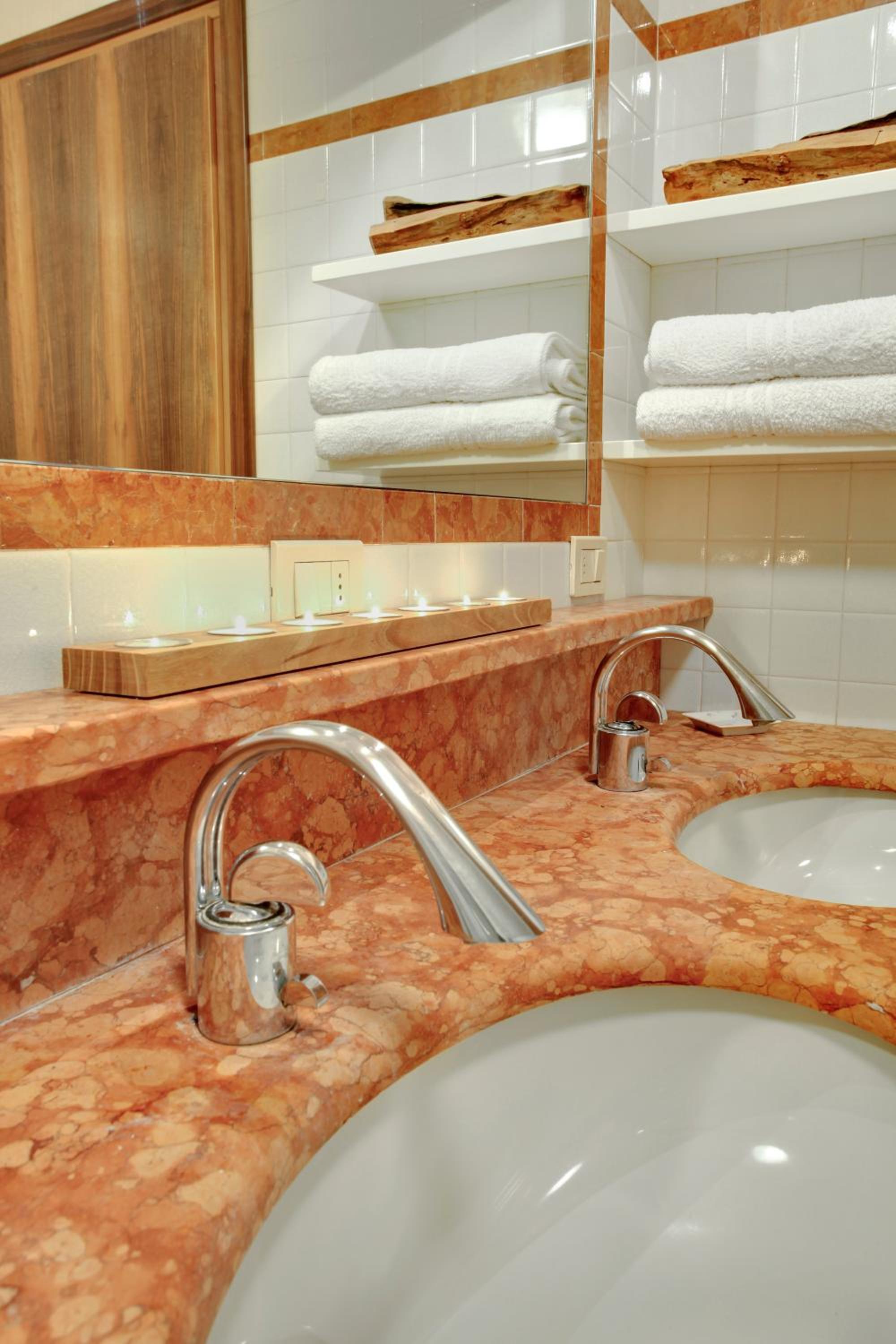 Ca' Cortigiane Suite by Ca Cortigiane
