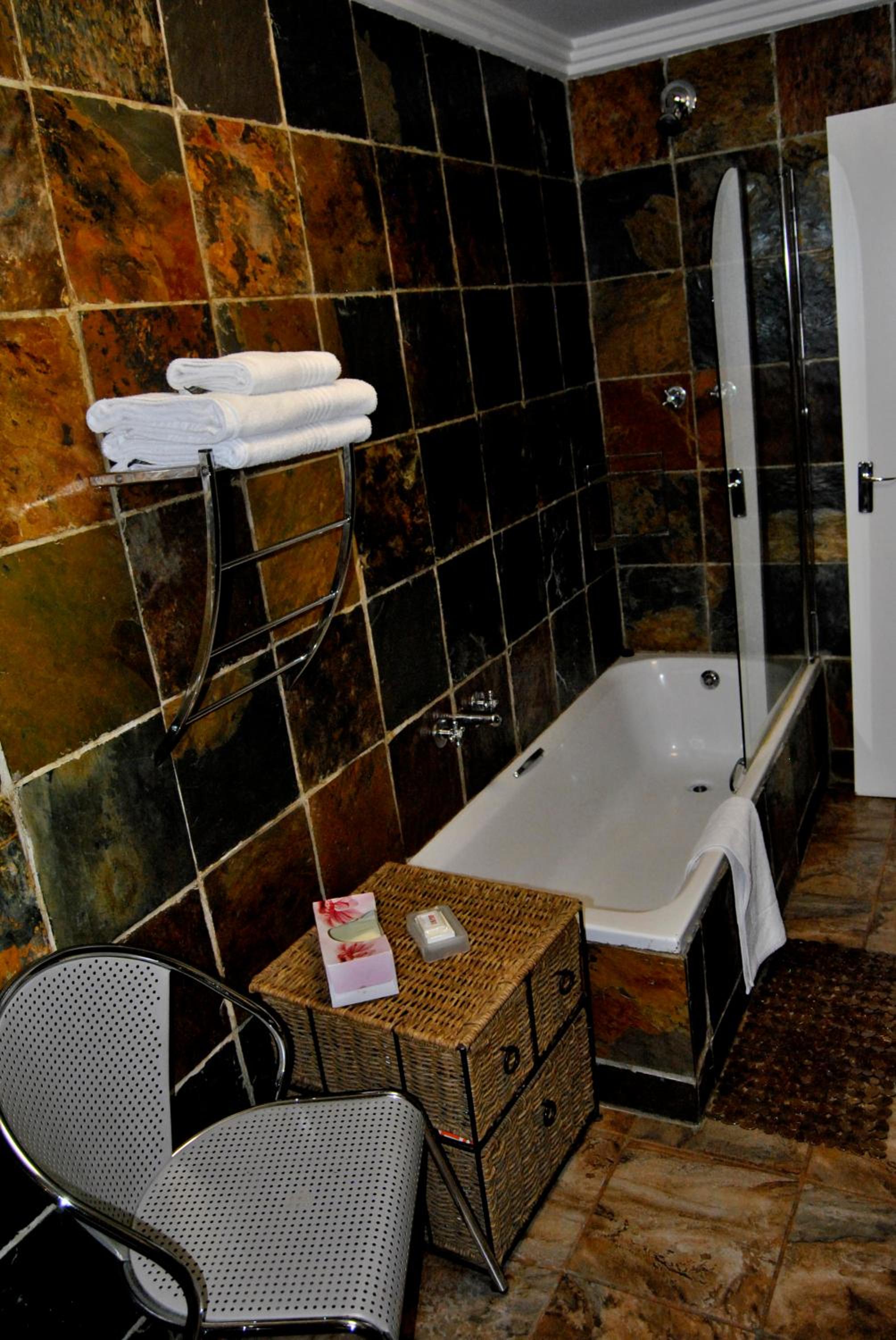 Johannesburg Vacations - Birch Tree Cottage - Property Image 2