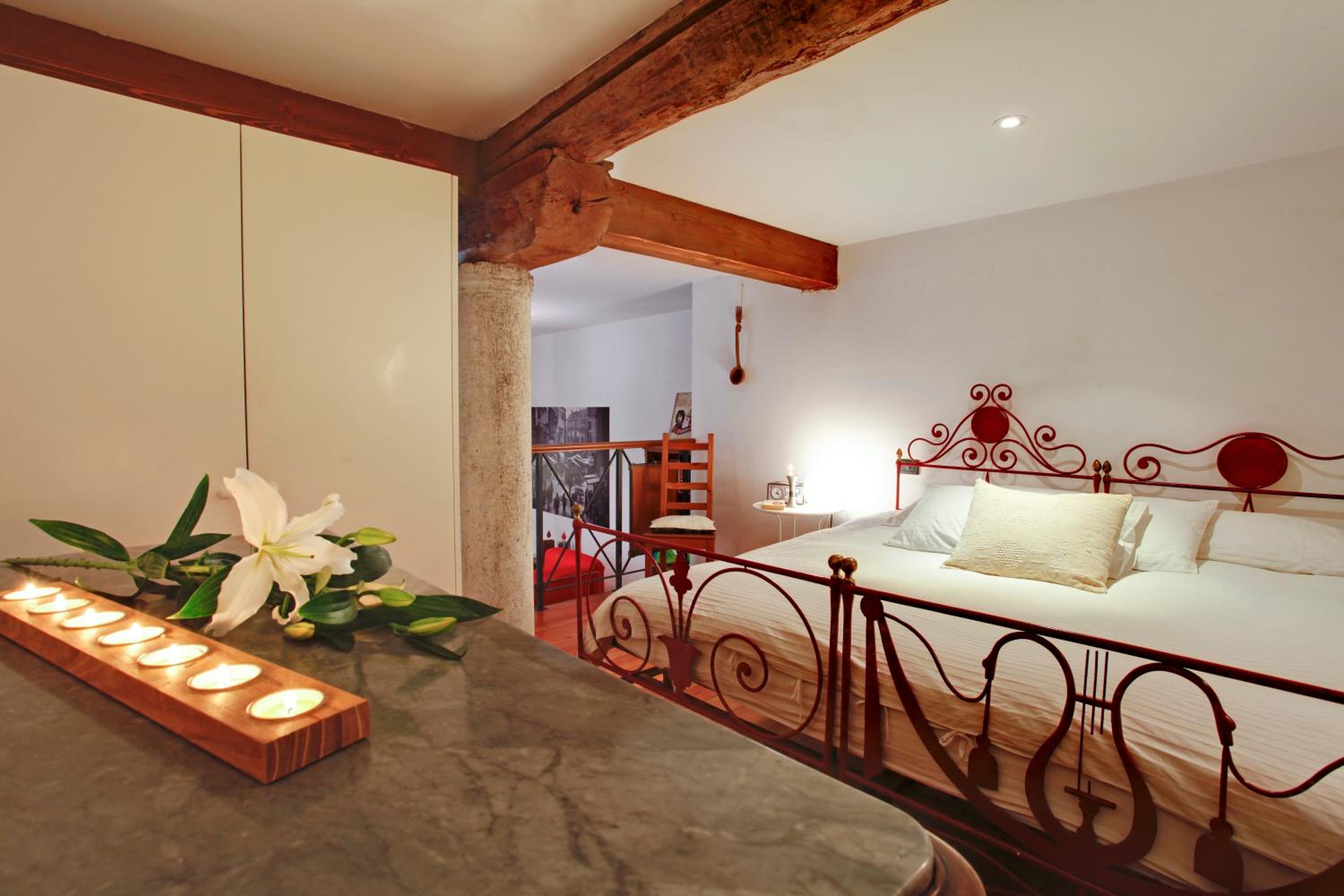 Ca' Cortigiane Suite by Ca Cortigiane