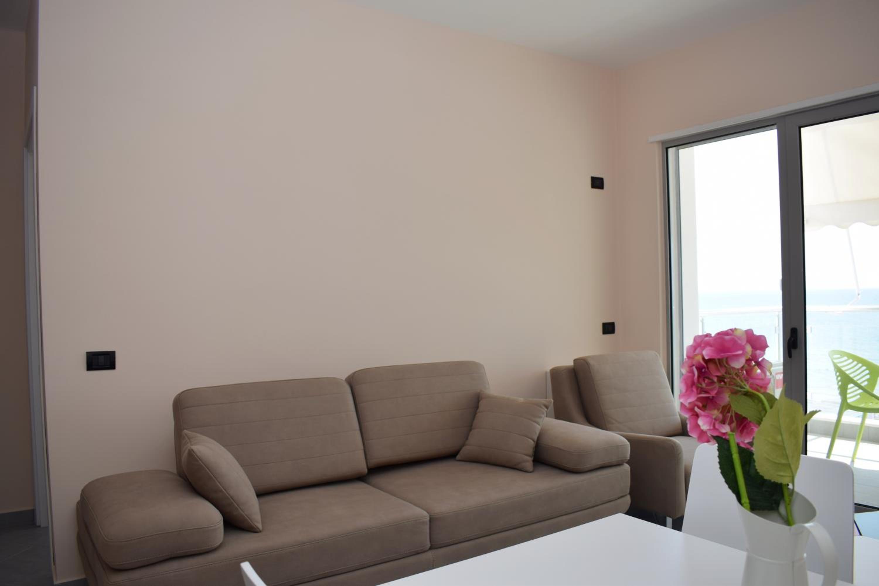 Brisa del Mar Beachfront Apartments