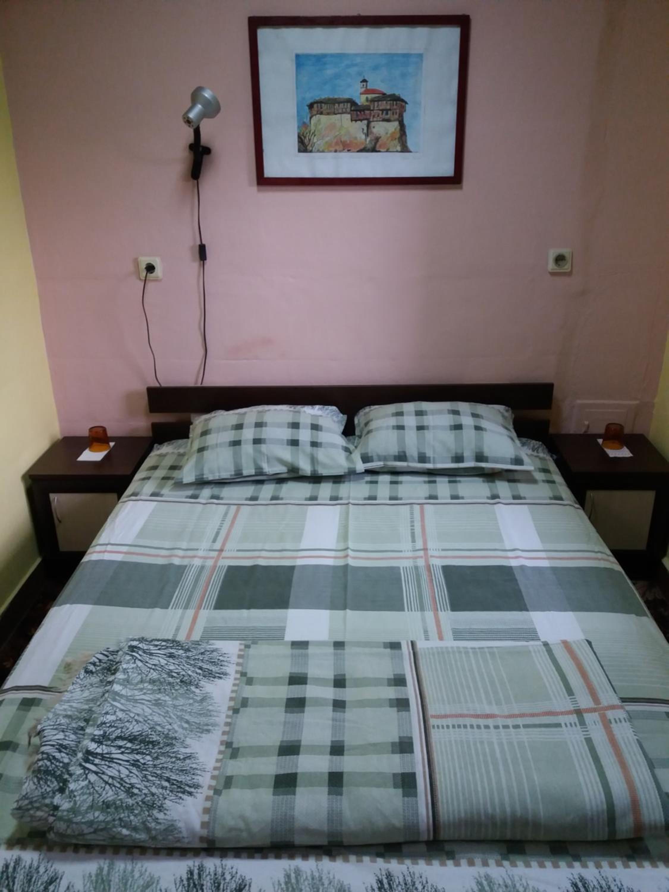Стаи за гости ОРЕХА Троян Private rooms Oreha