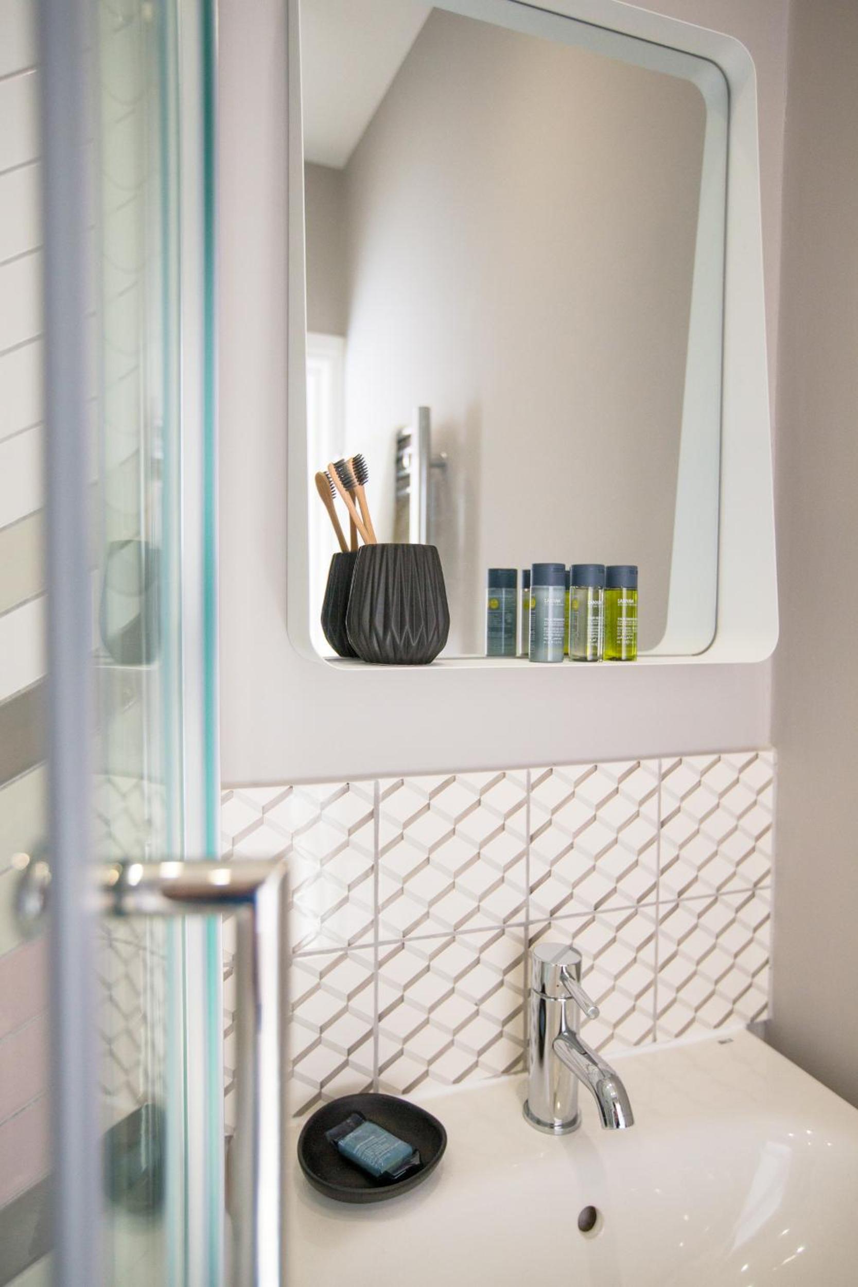 Vesta Central Bath Apartment