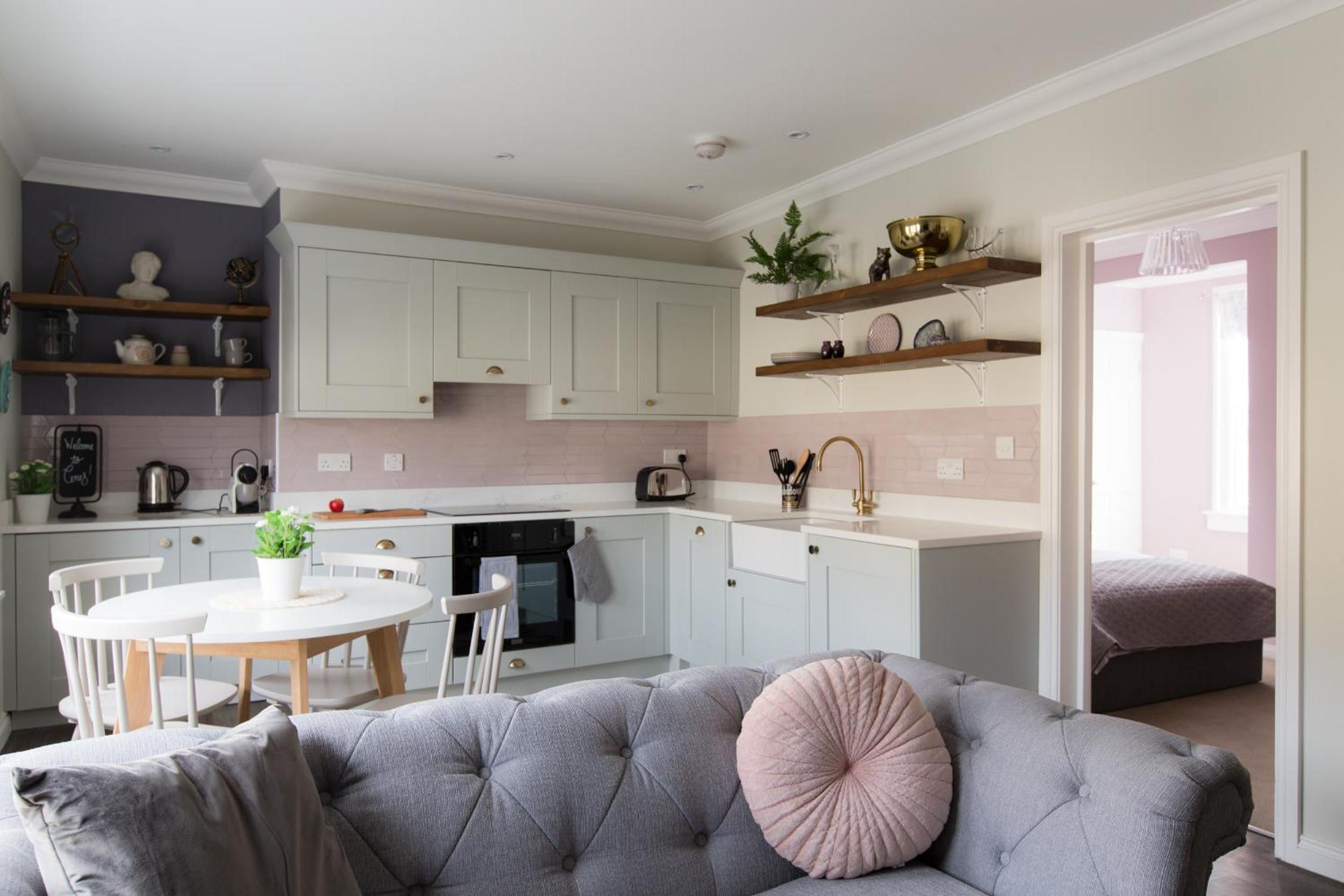 Vesta Central Bath Apartment