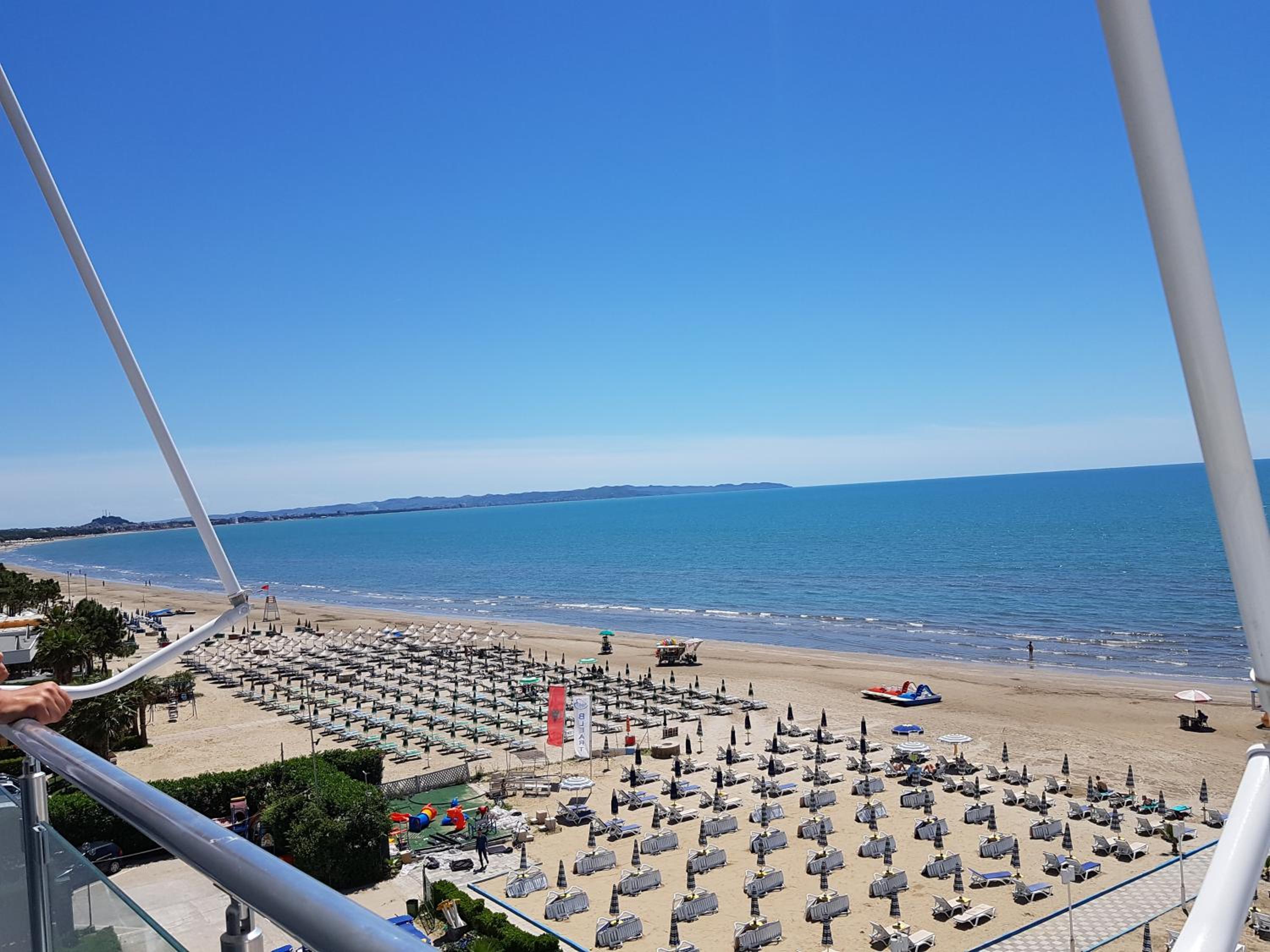 Brisa del Mar Beachfront Apartments