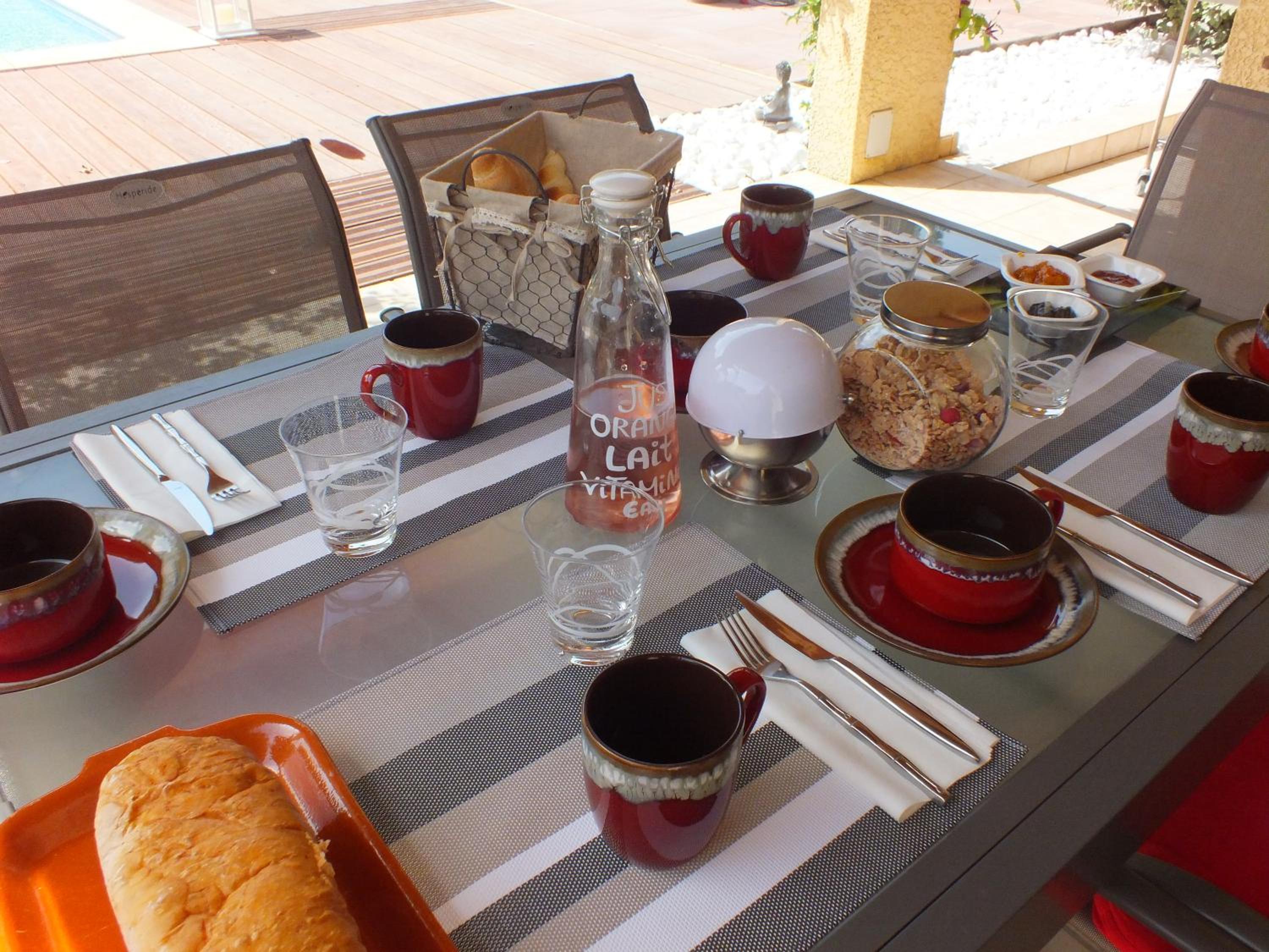 B&B Le Mas Des Chenes view 4