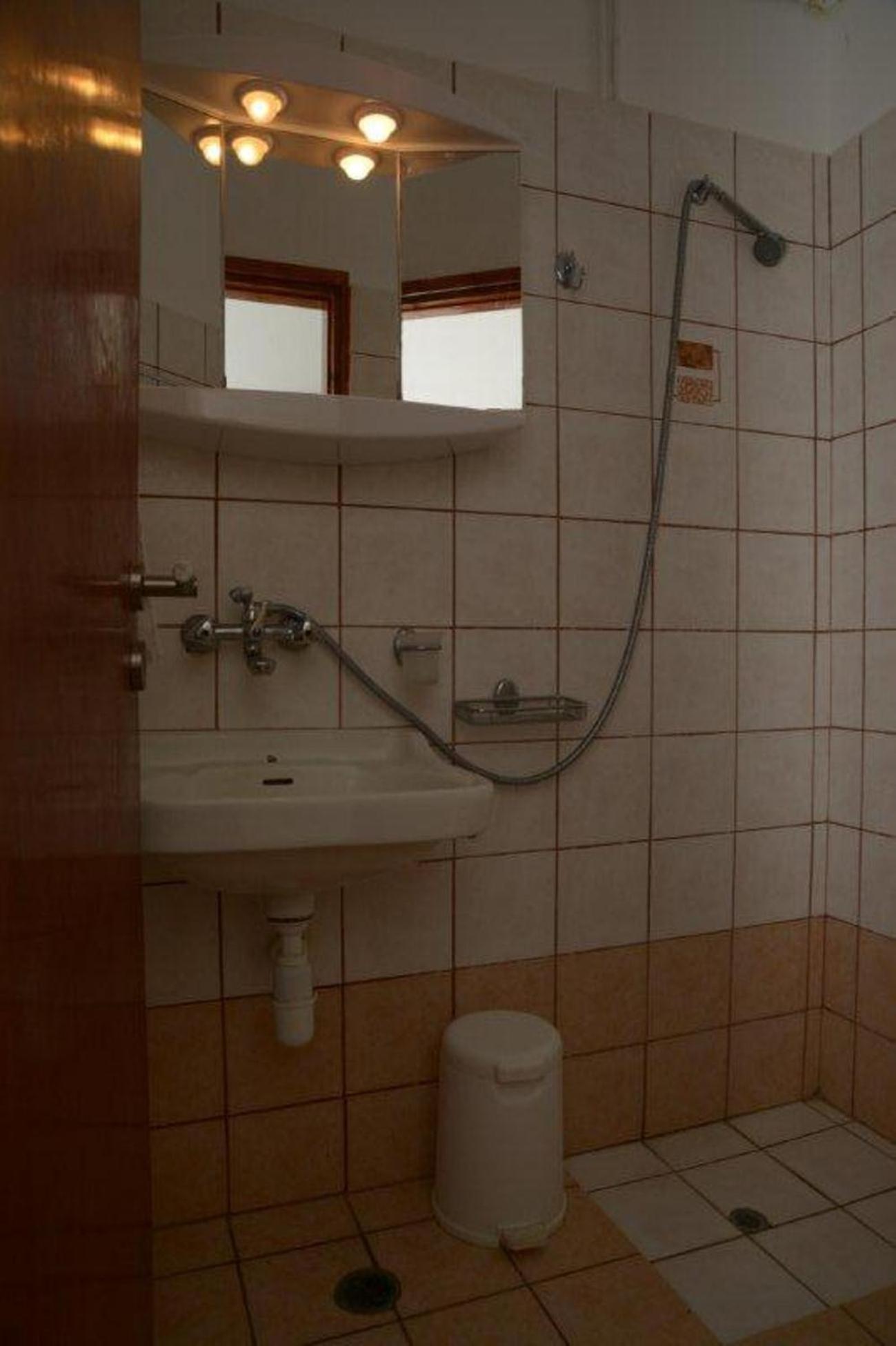 Photo 34