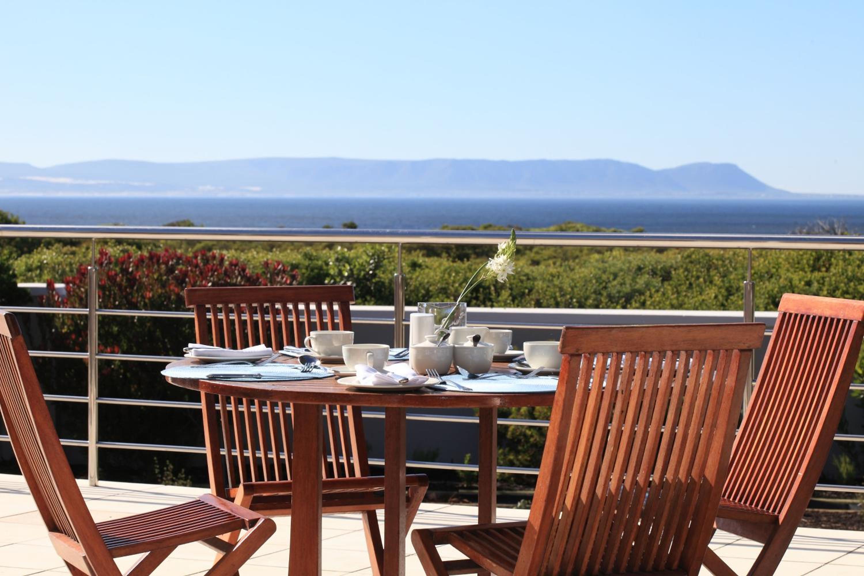Abalone Guest Lodge