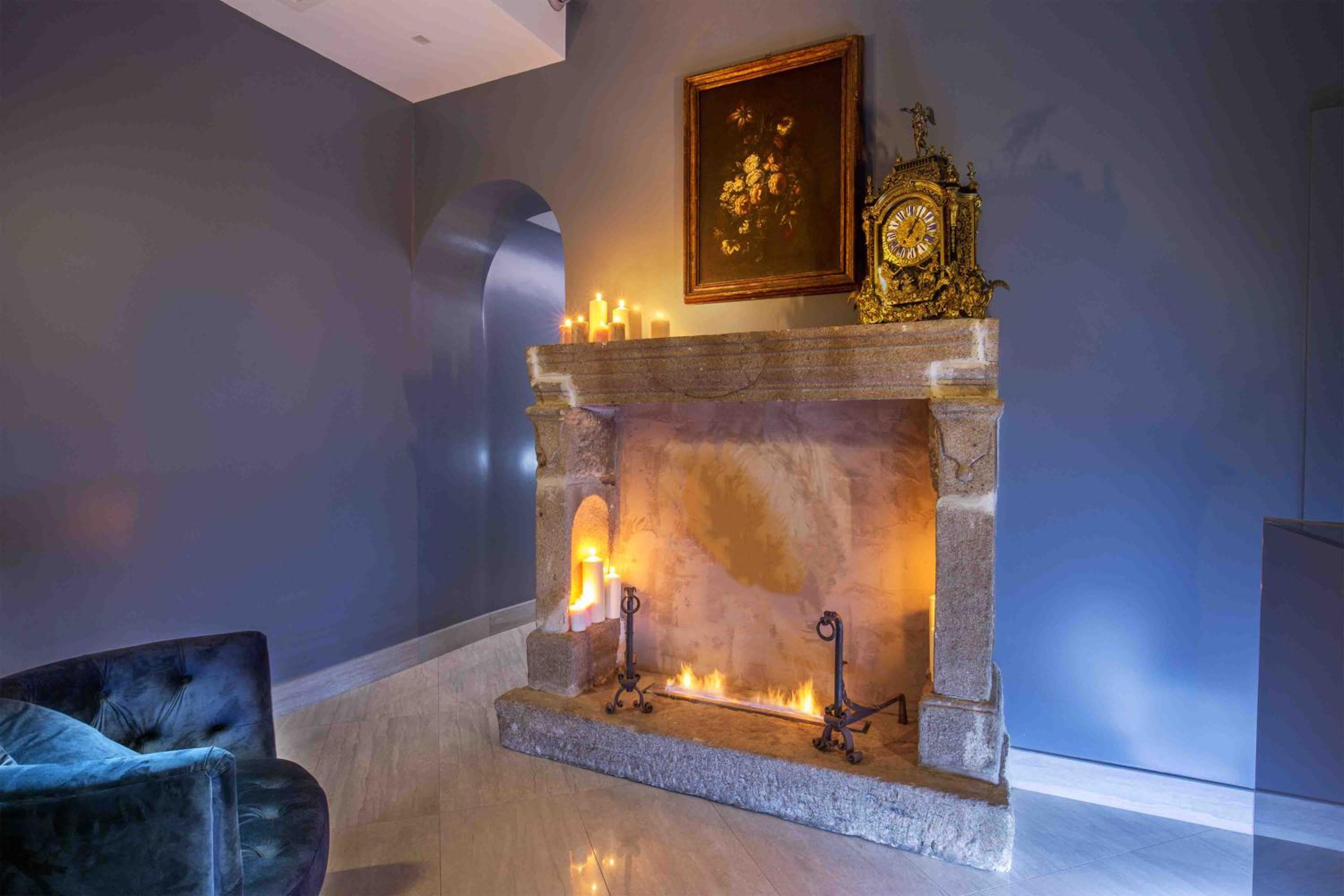 GCF Luxury Suites, Guest house