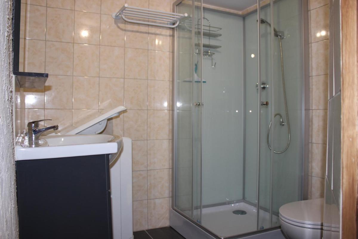 Photo 10