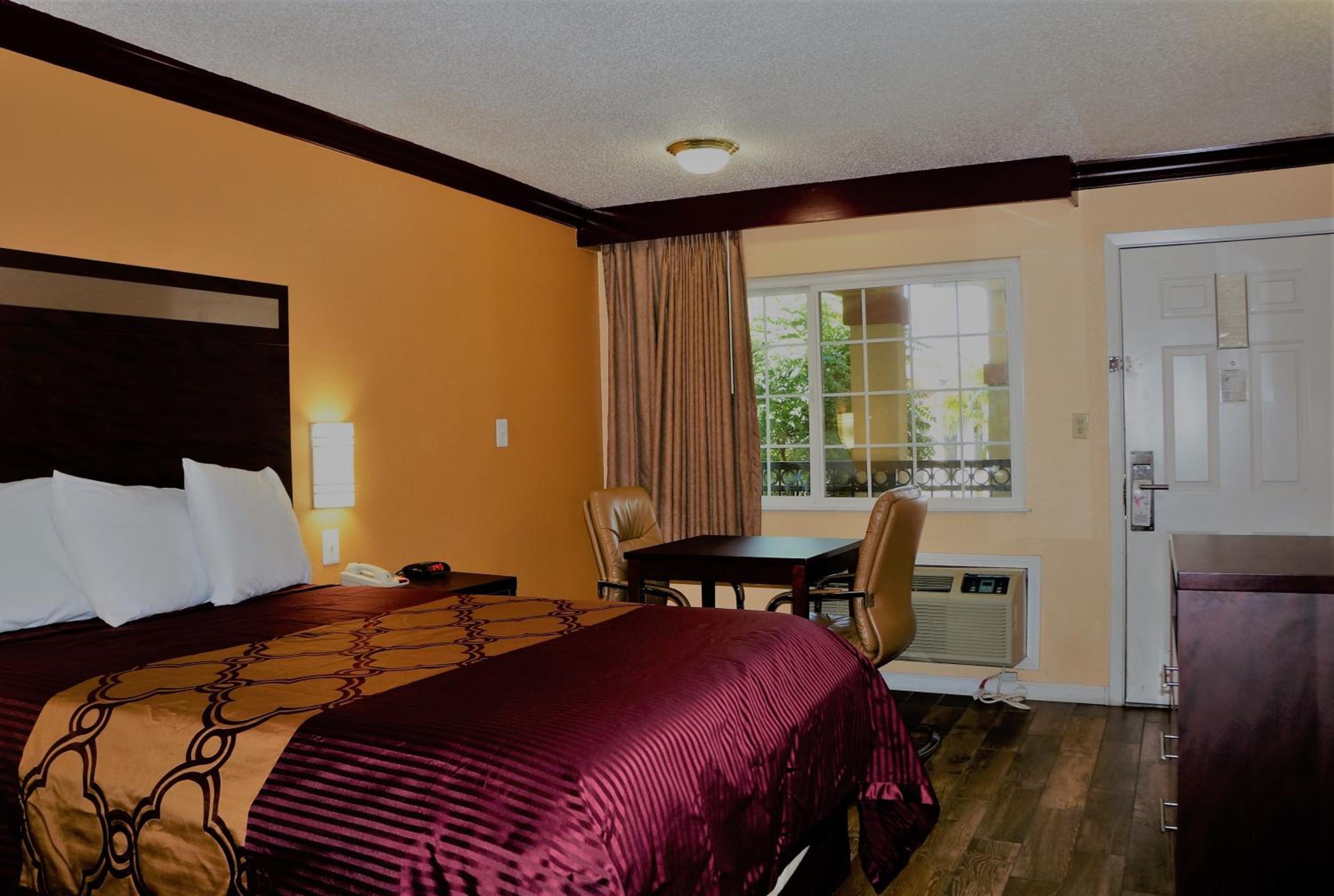 Americas Deluxe Inn- Marysville - Property Image 4