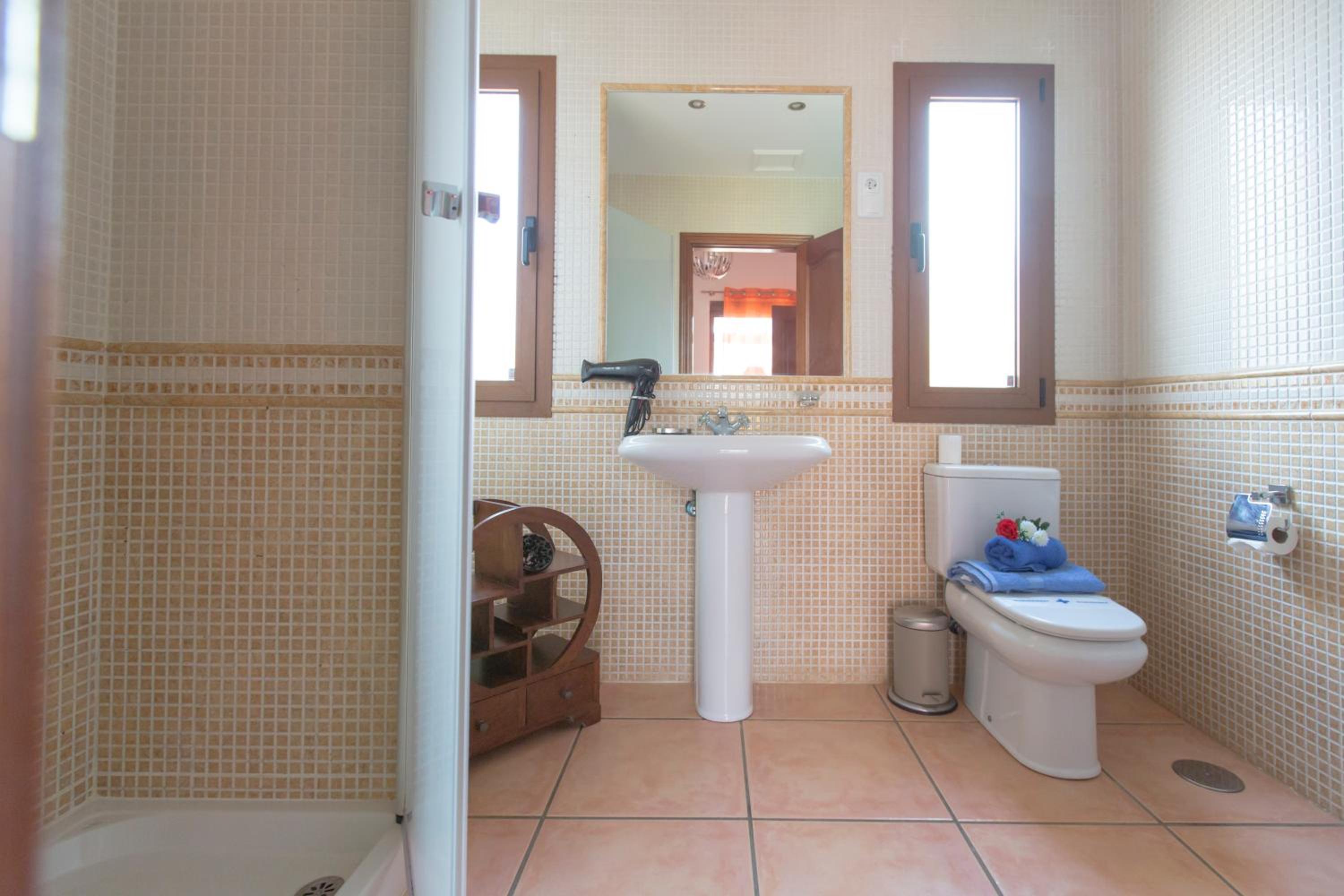 Villa Bella Lucia 1. Piscina Climatizada, WiFi, BBQ. view 3