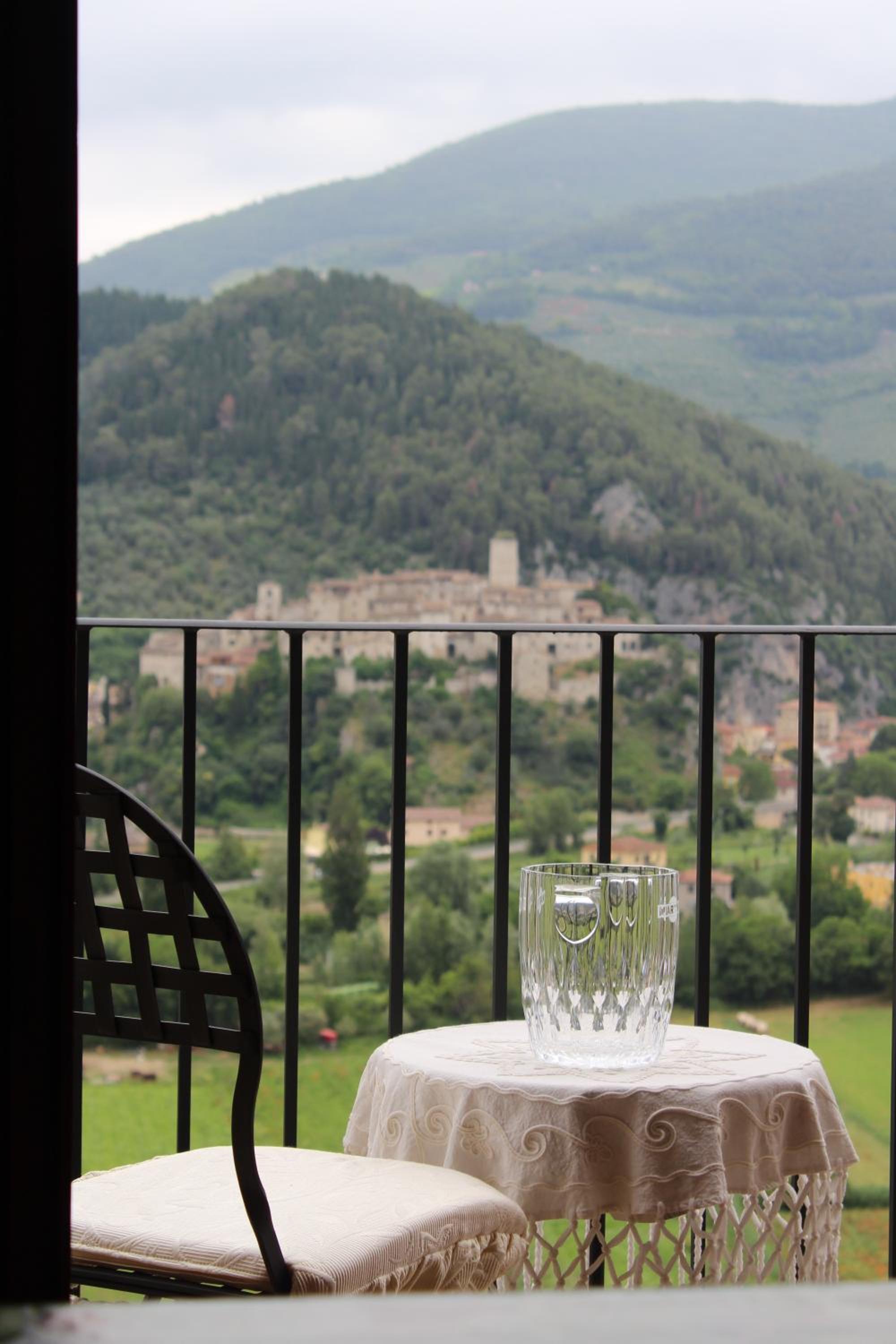 Il Castello sul Lago view 4