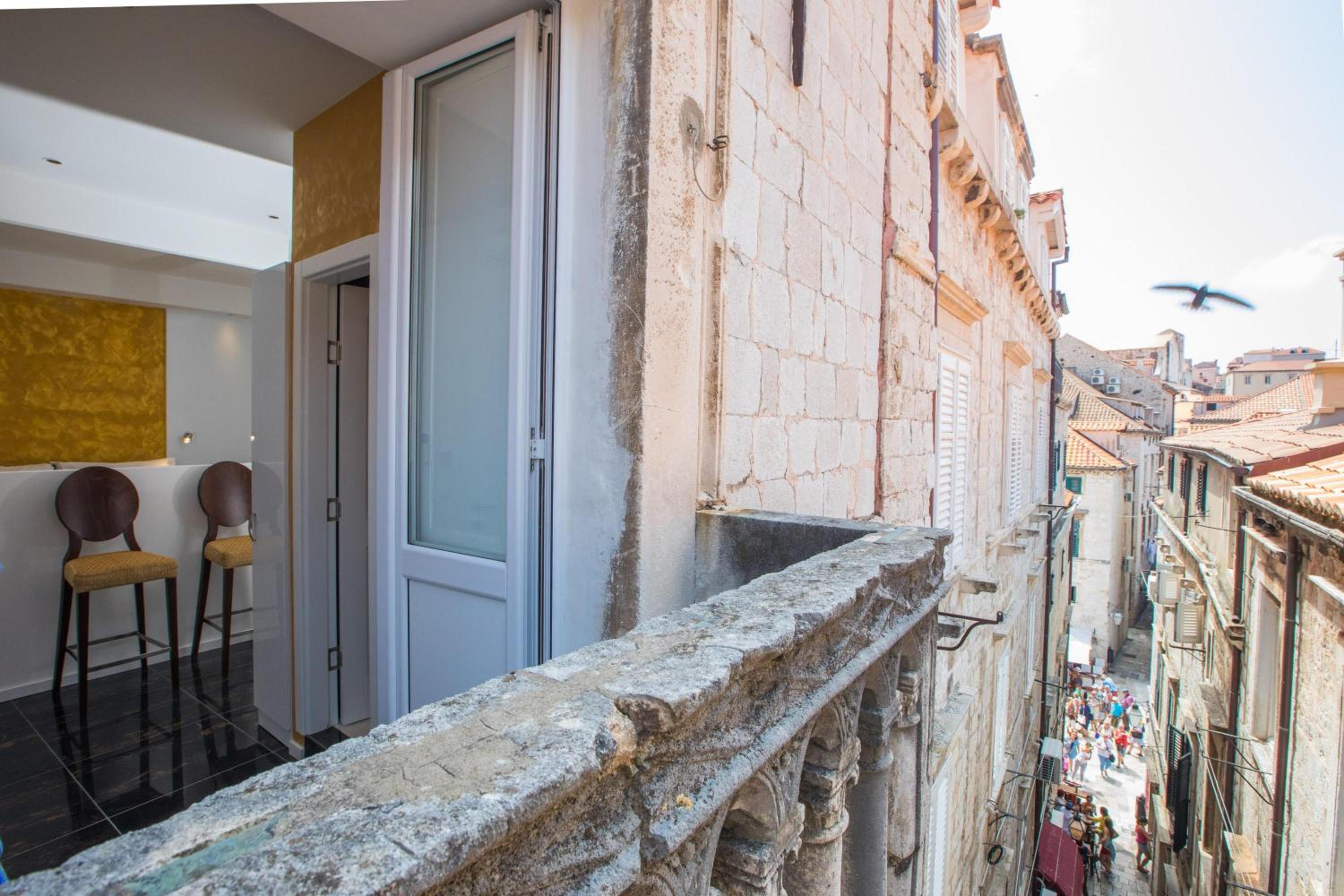 Hotel Soleil Luxury Rooms Old town - Image 1