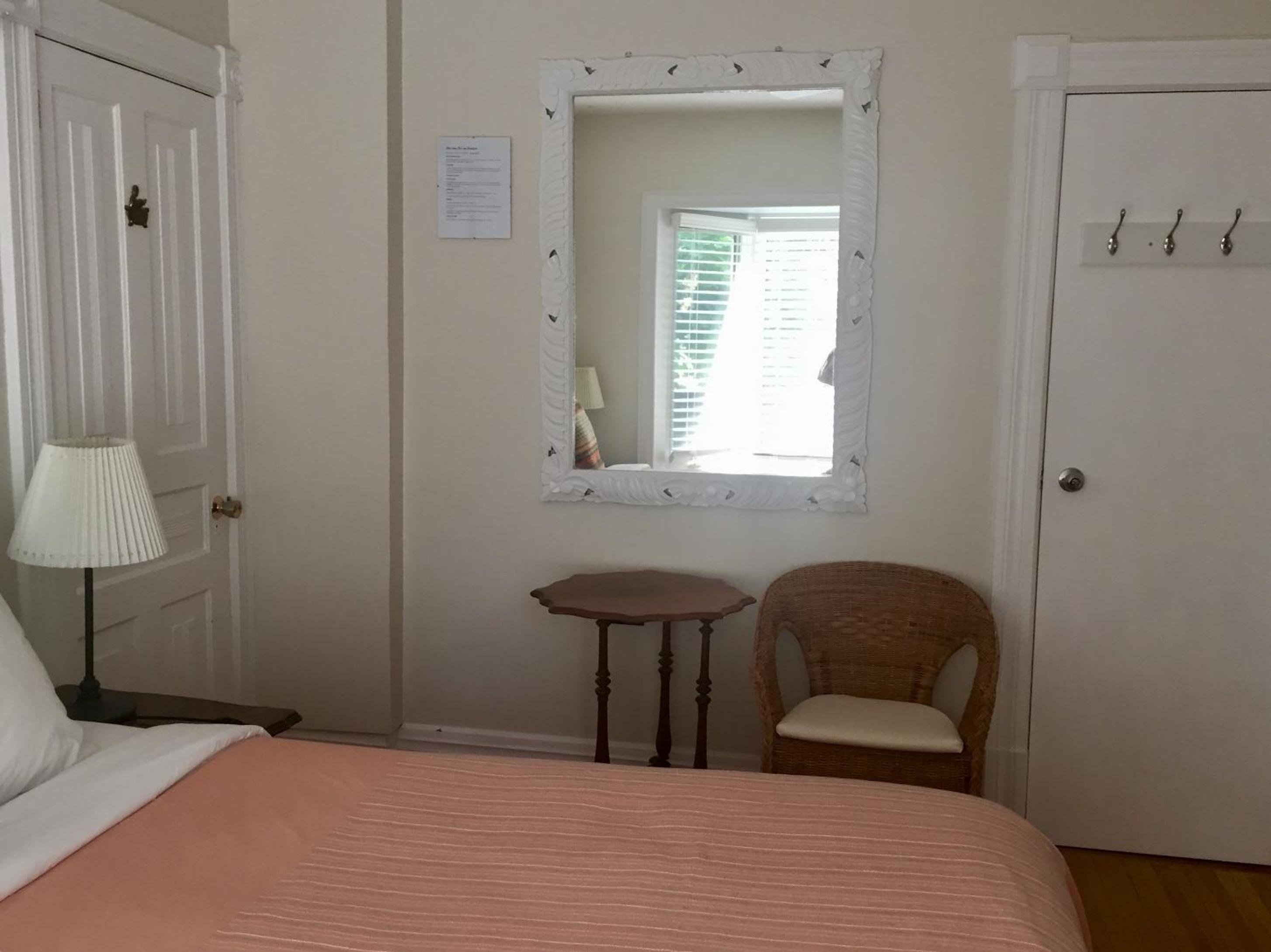 Ellis House Bed & Breakfast
