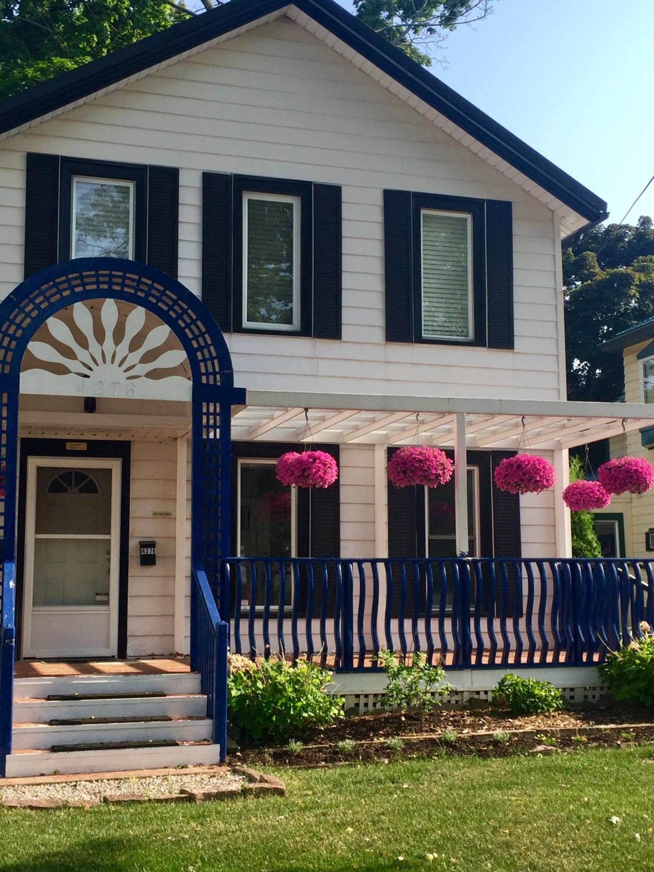 Ellis House Bed & Breakfast