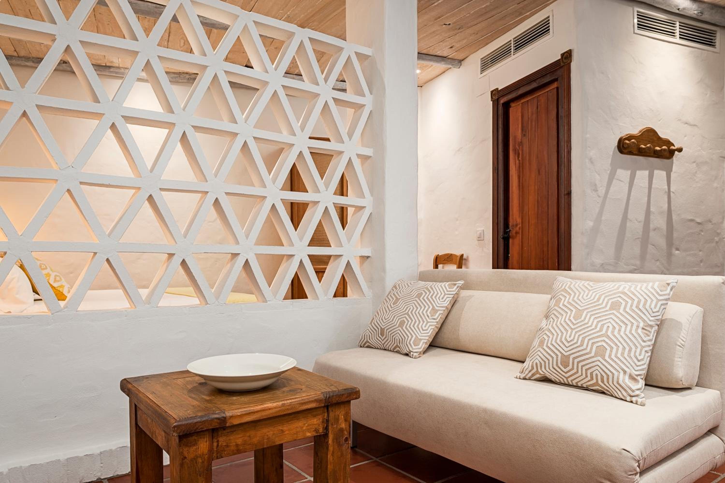 Habitaciones y Apartamentos en el centro La Jábega by Conil Home