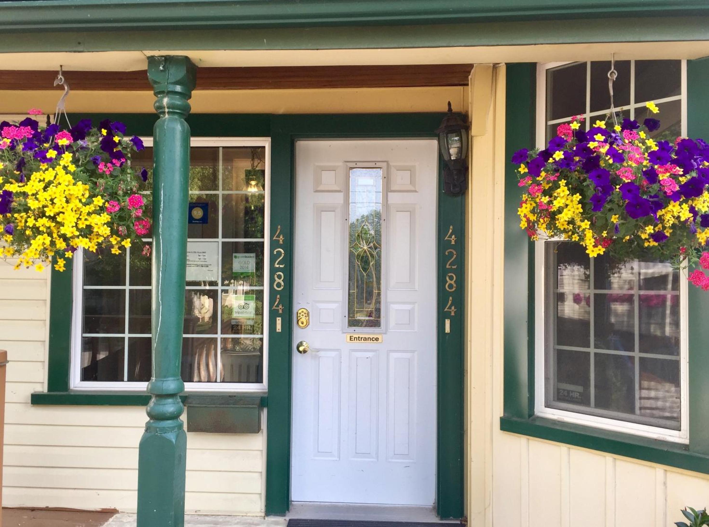 Ellis House Bed & Breakfast