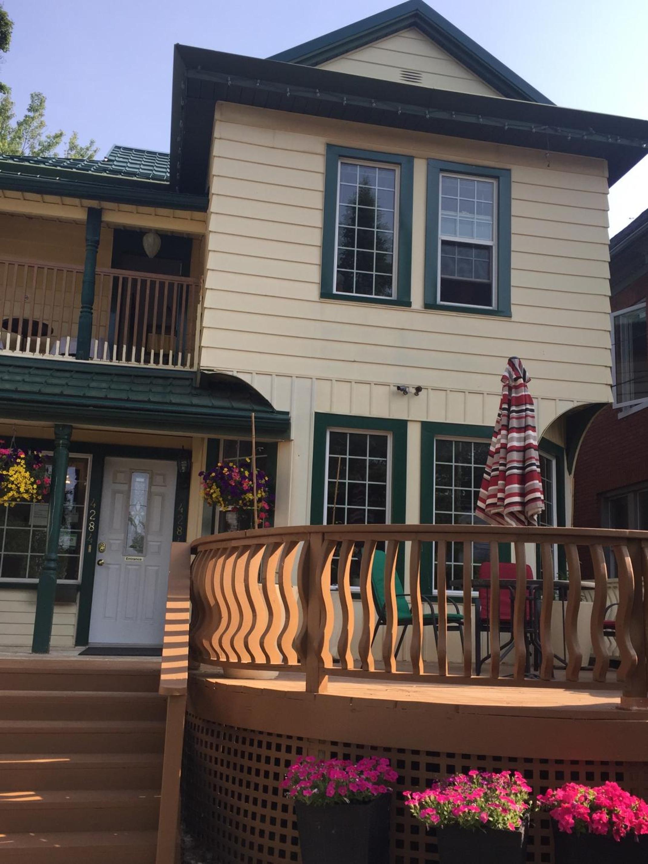 Ellis House Bed & Breakfast