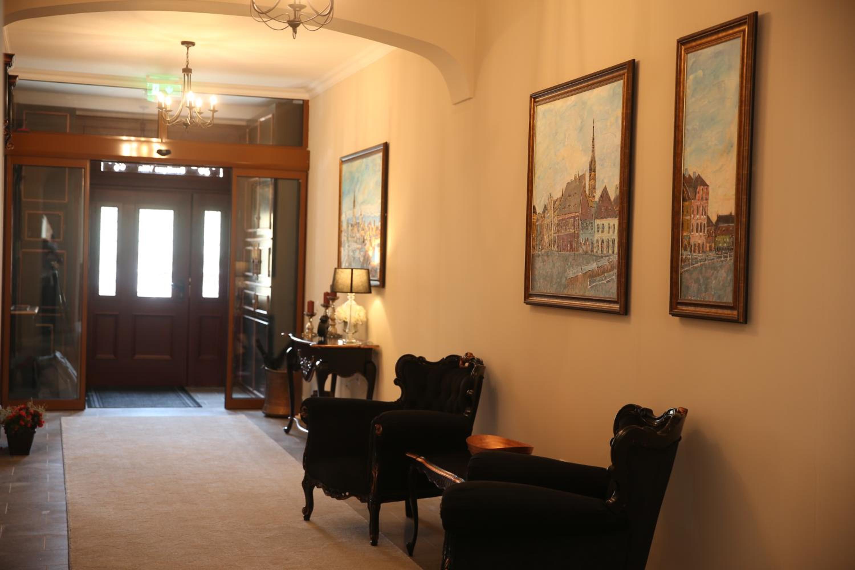 Artisans Boutique Villa - Image 5