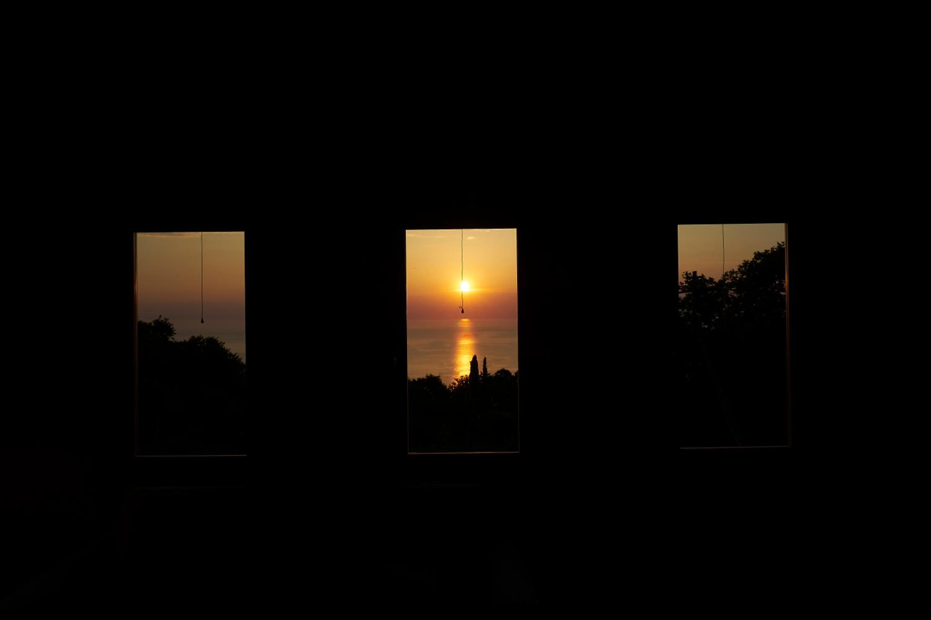 Sunrise Tsagkarada view 5