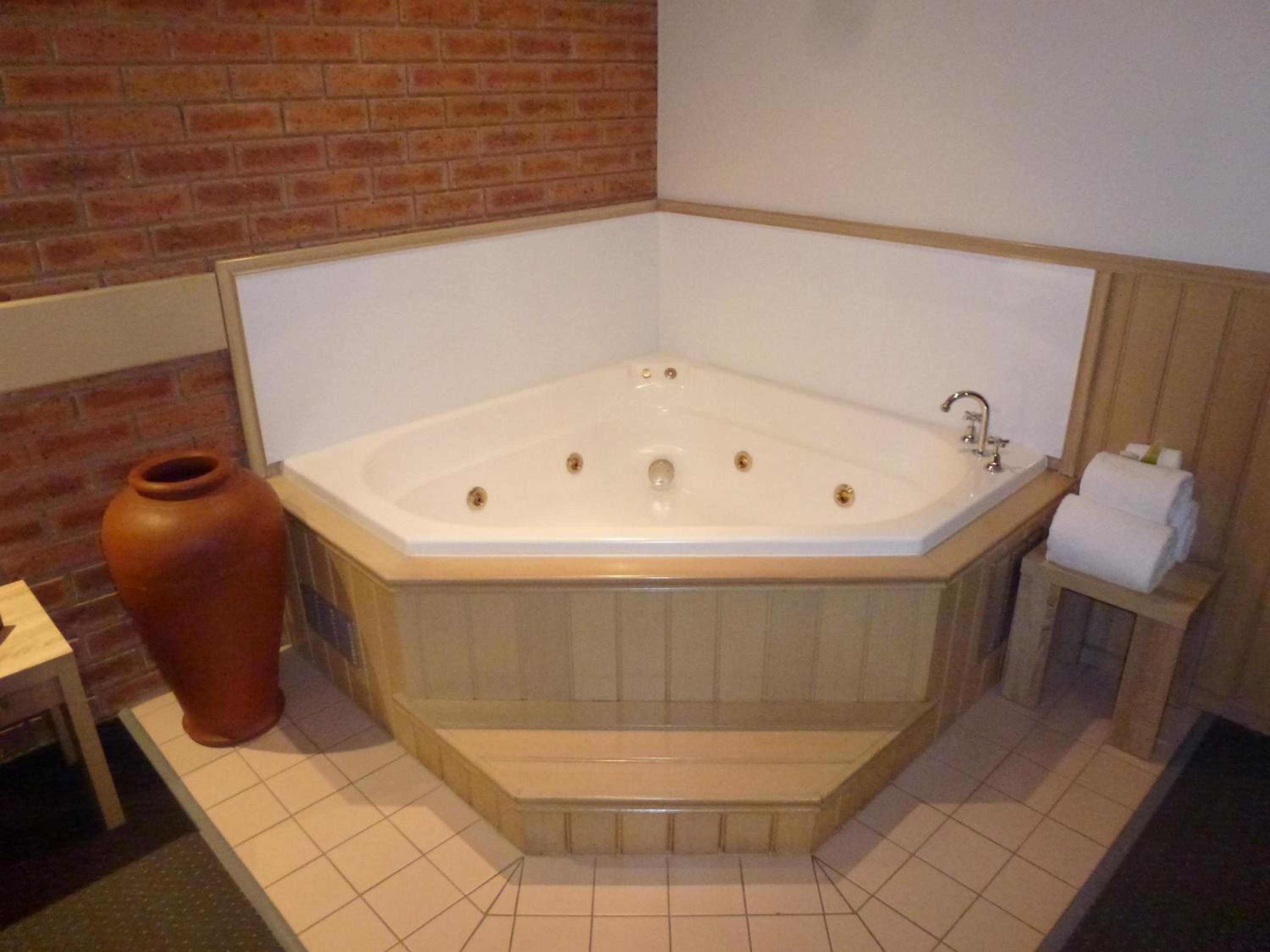Colonial Motor Inn Bairnsdale Golden Chain Property