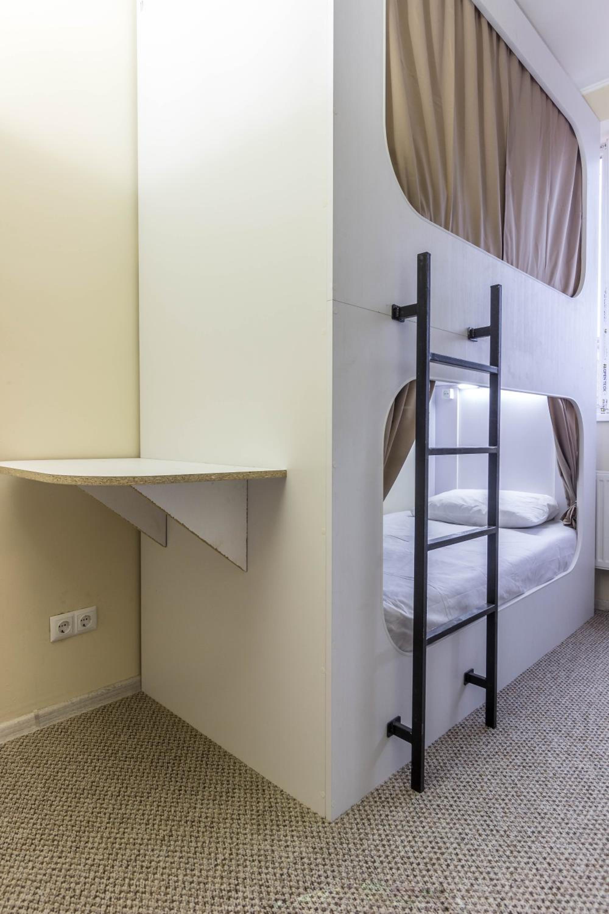 hi Hostel