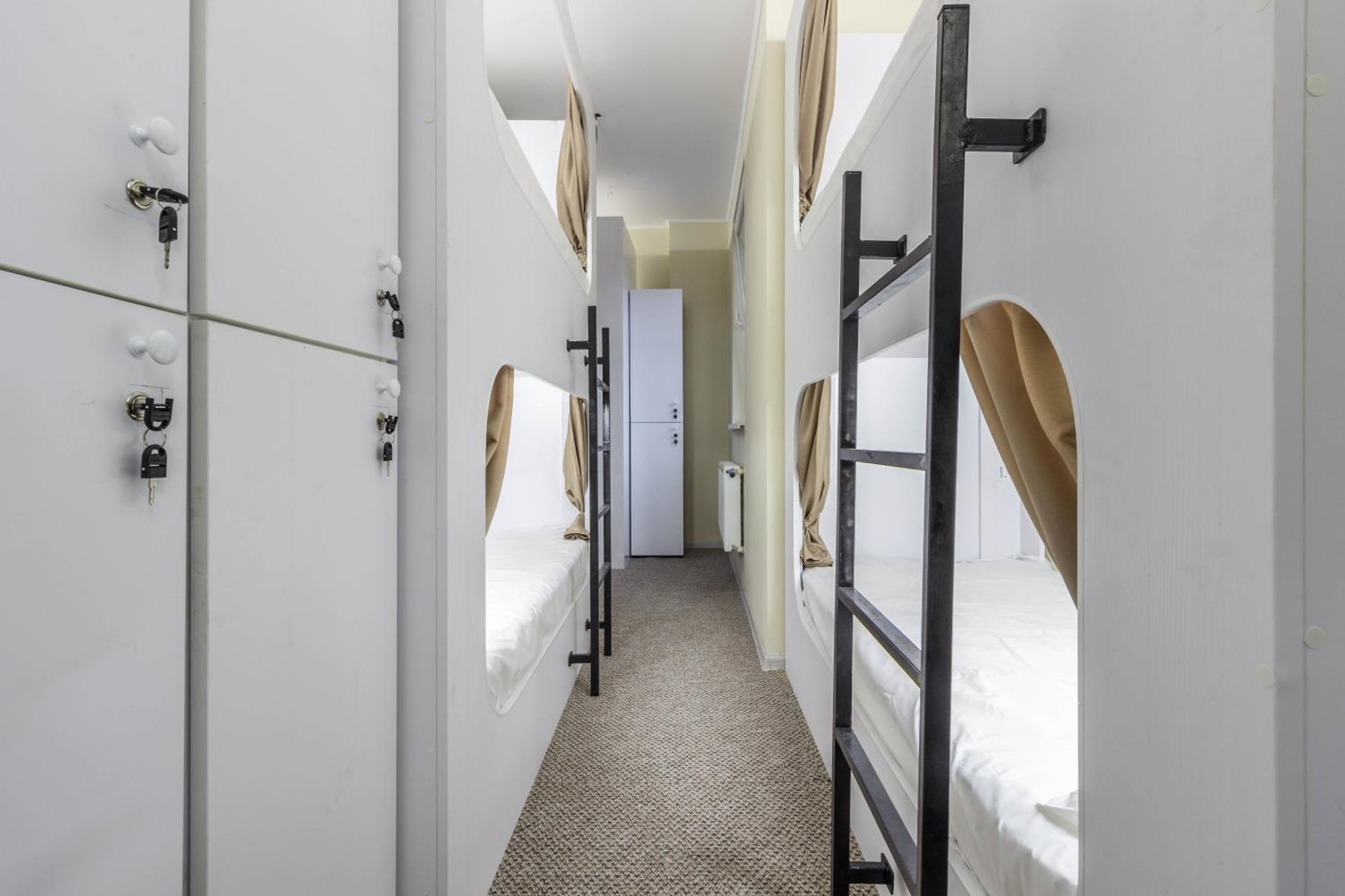 hi Hostel