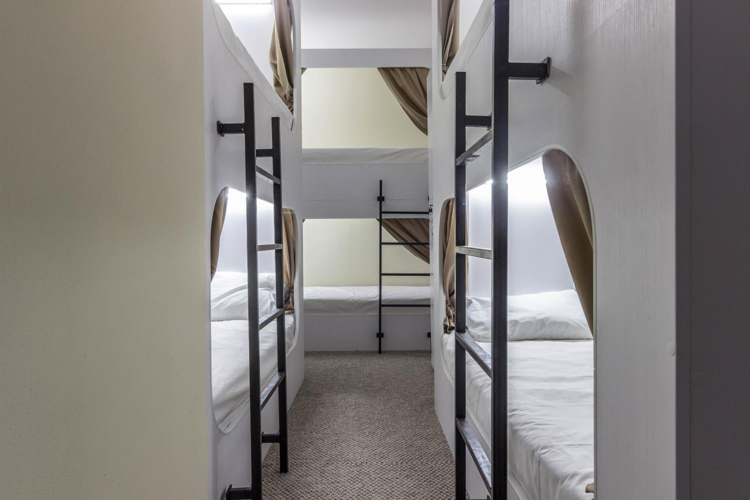 hi Hostel