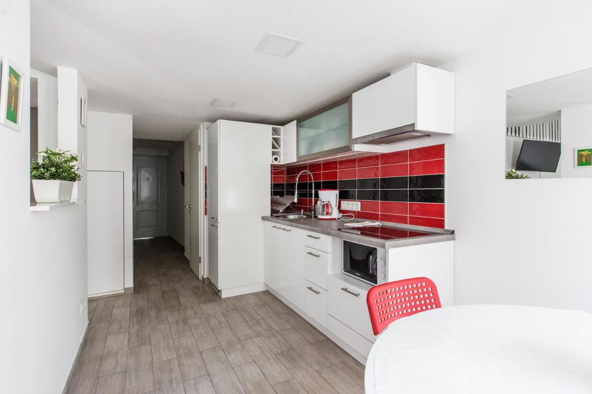 E-52 Apartment in center view 3
