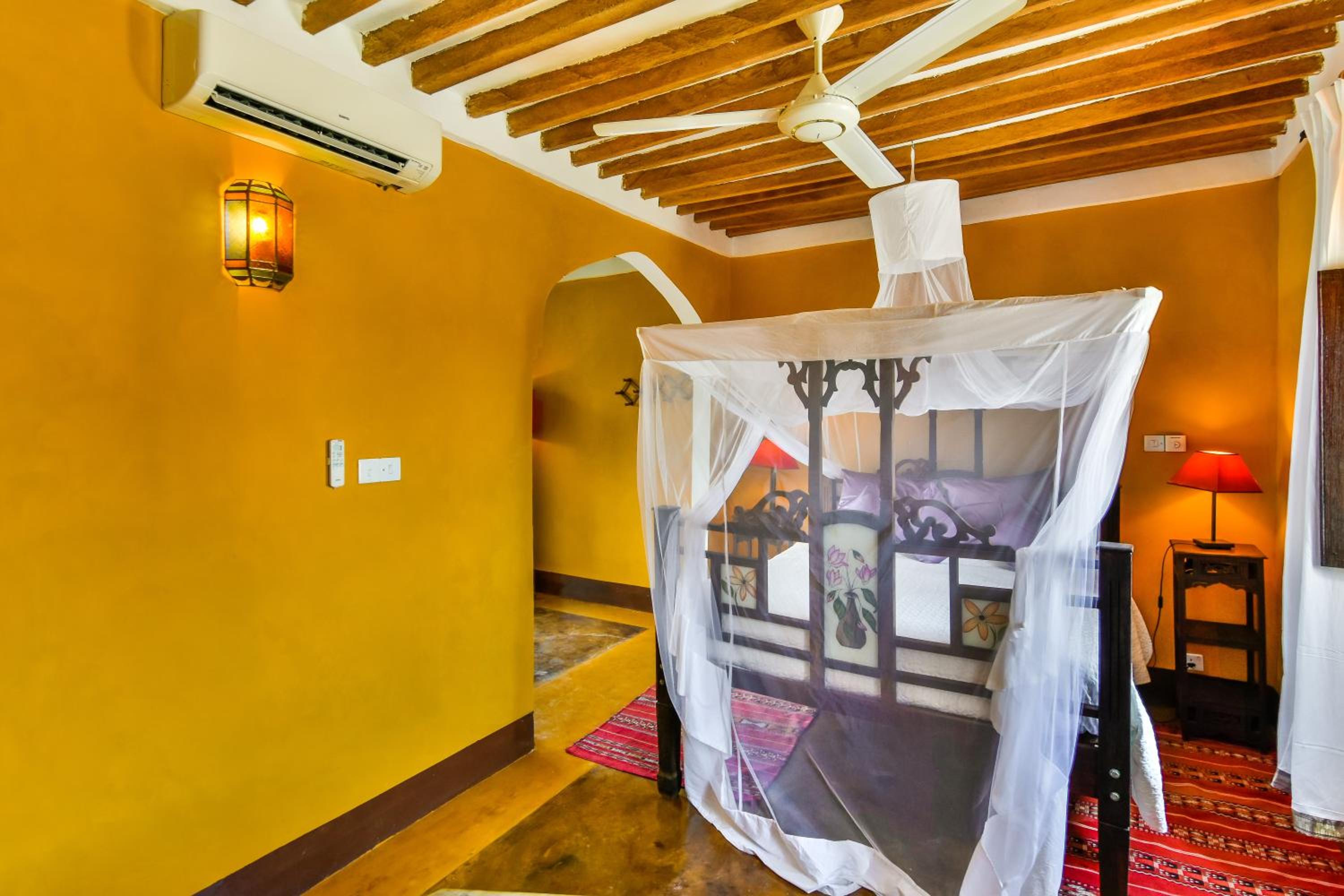 Kholle House