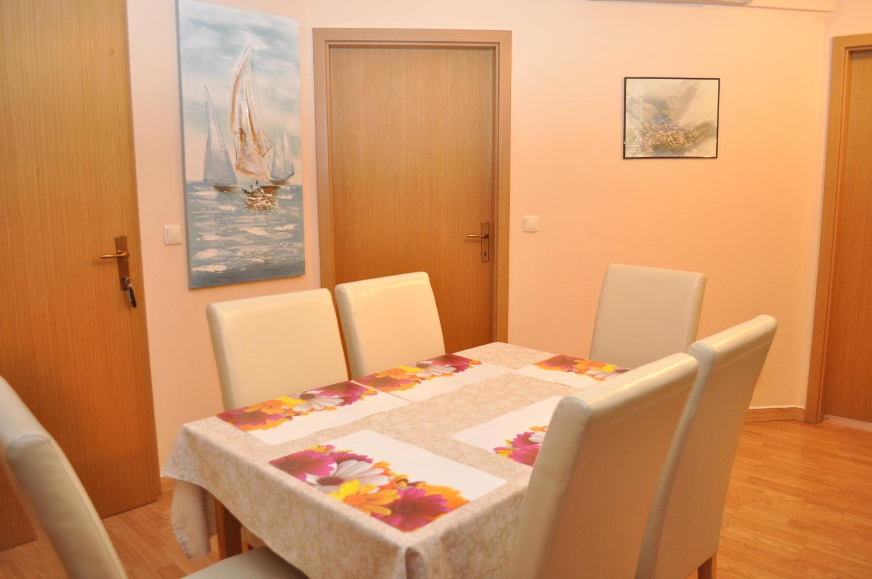 Apartments Ivica