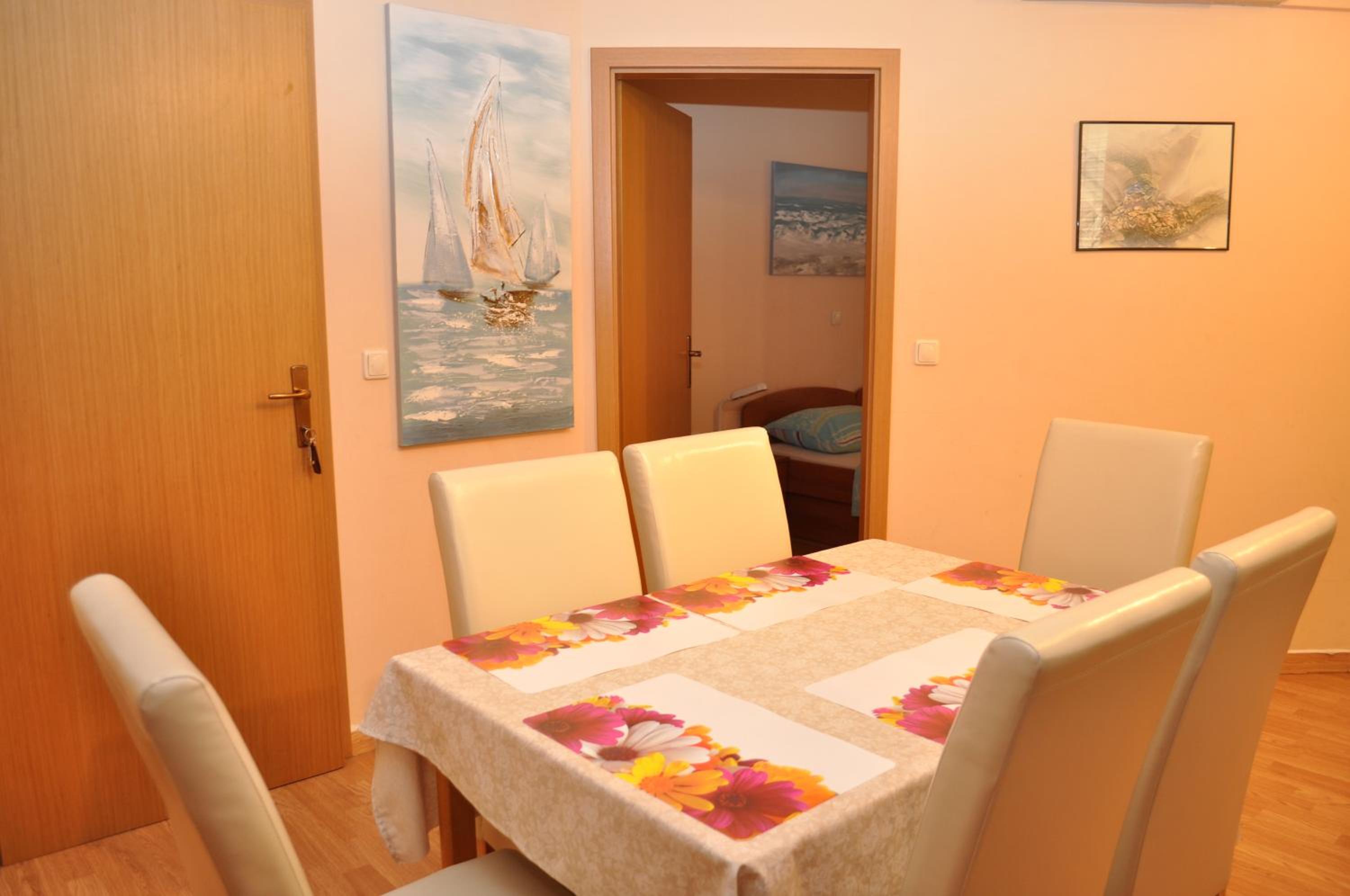 Apartments Ivica