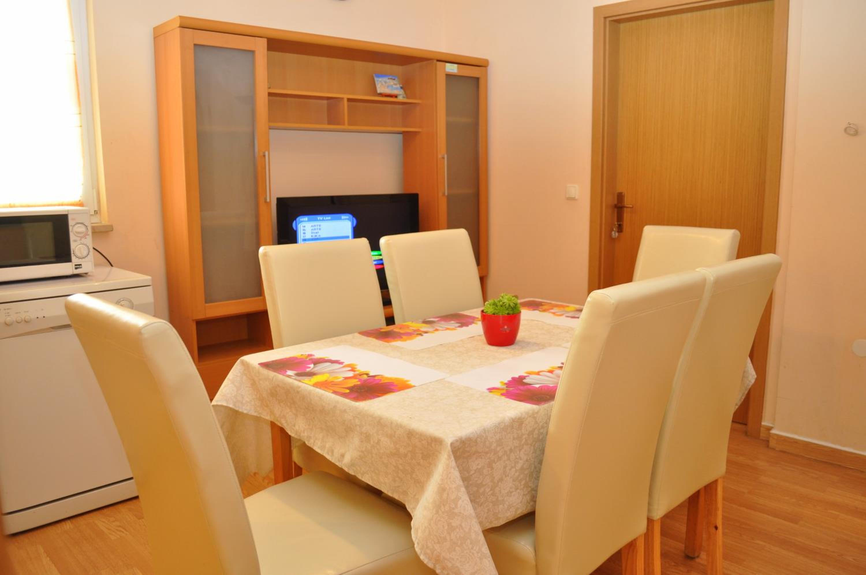 Apartments Ivica