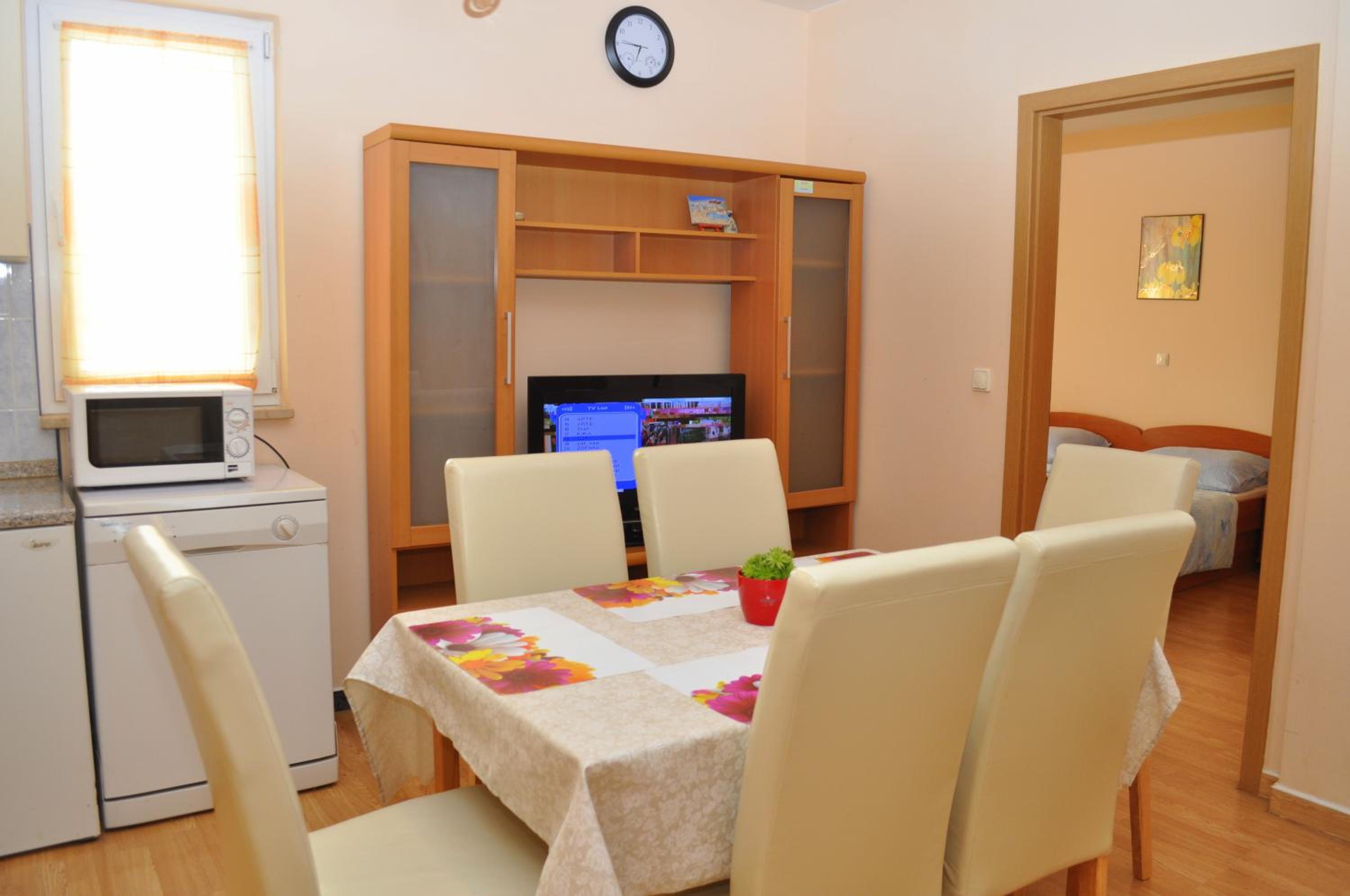 Apartments Ivica