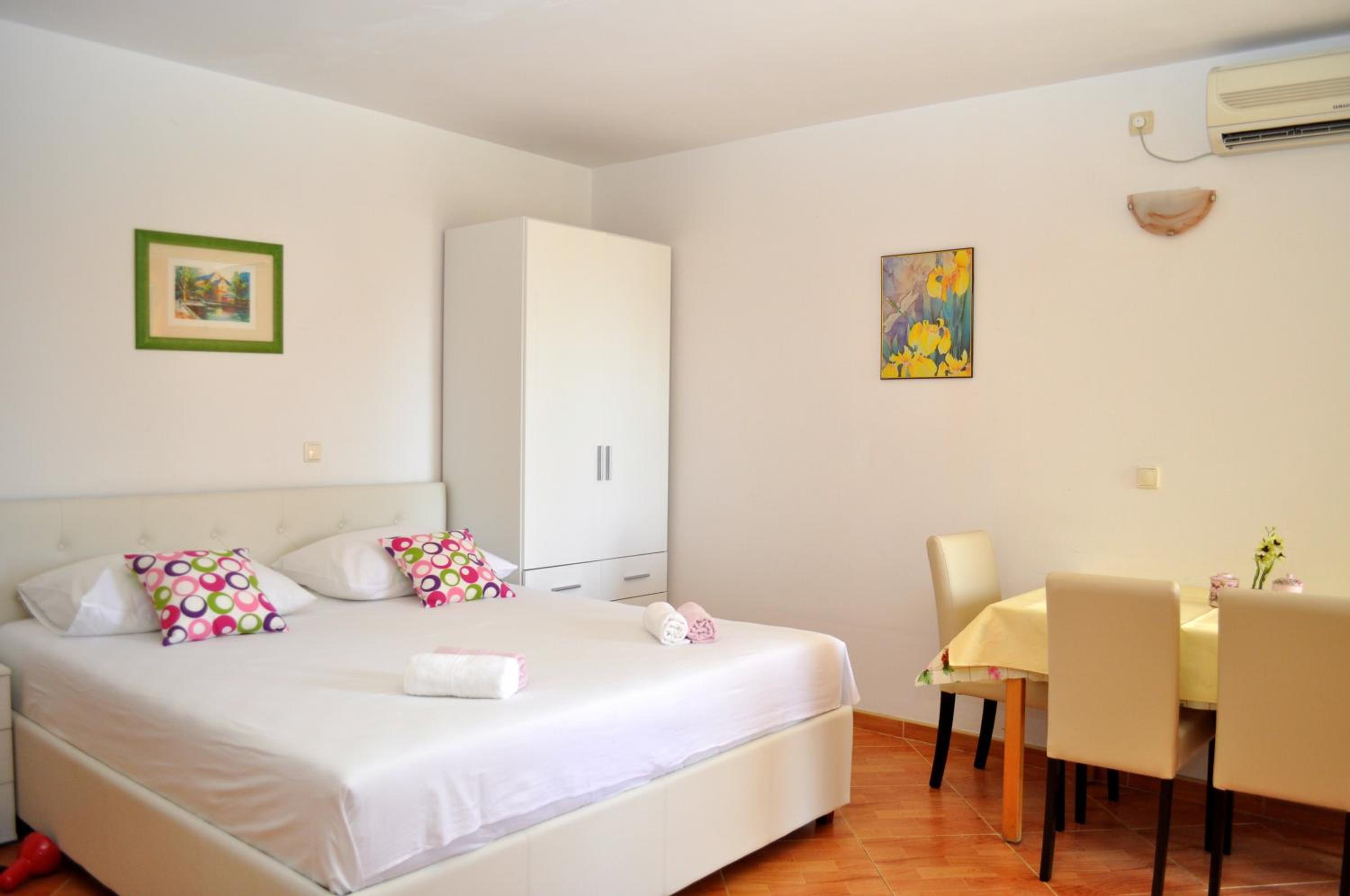 Apartments Ivica