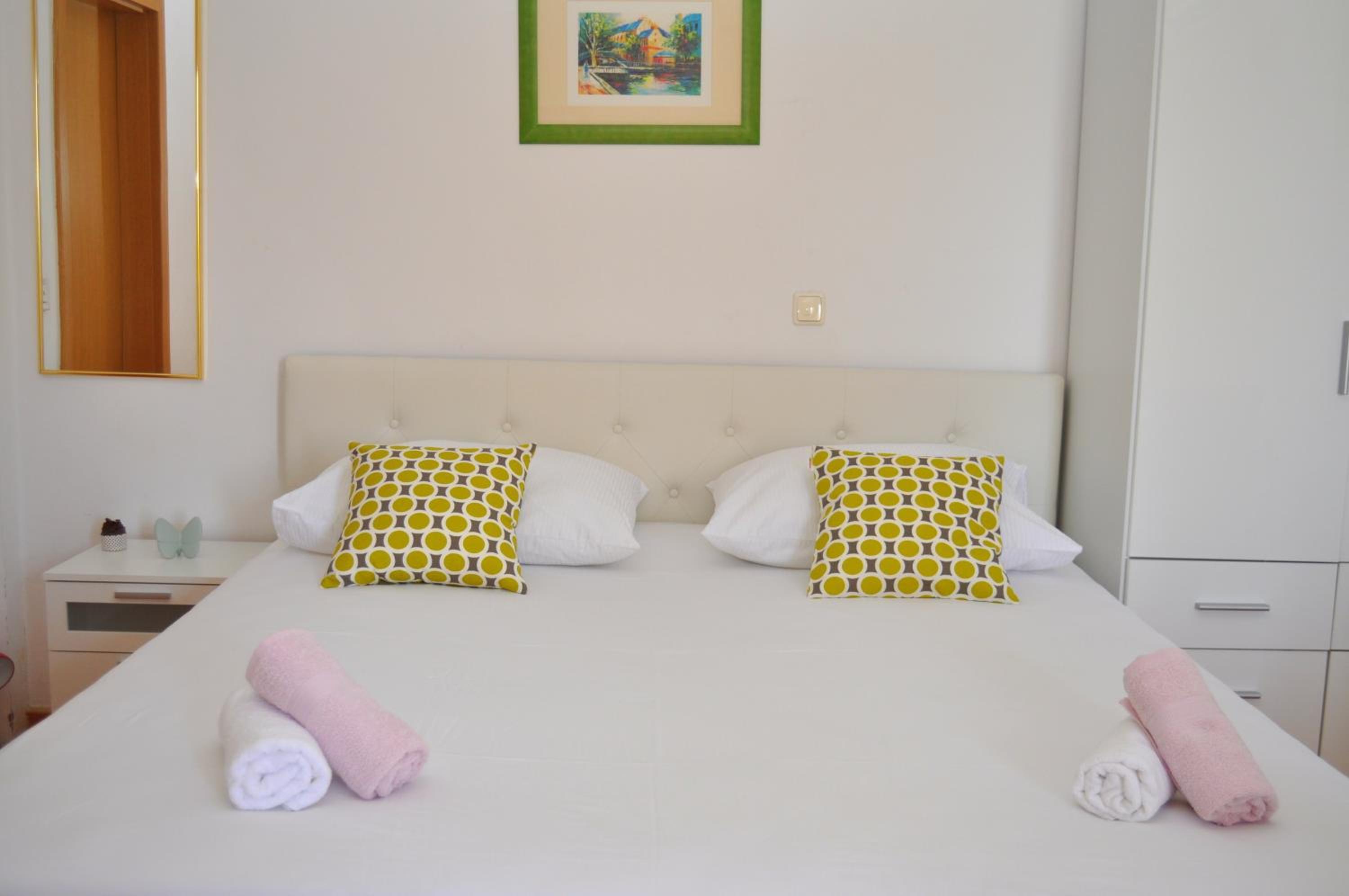 Apartments Ivica