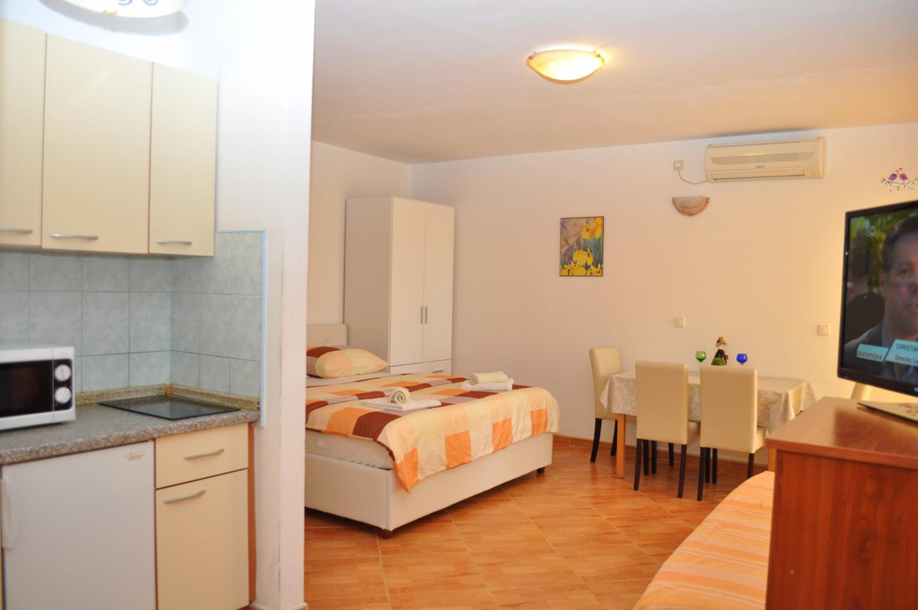Apartments Ivica