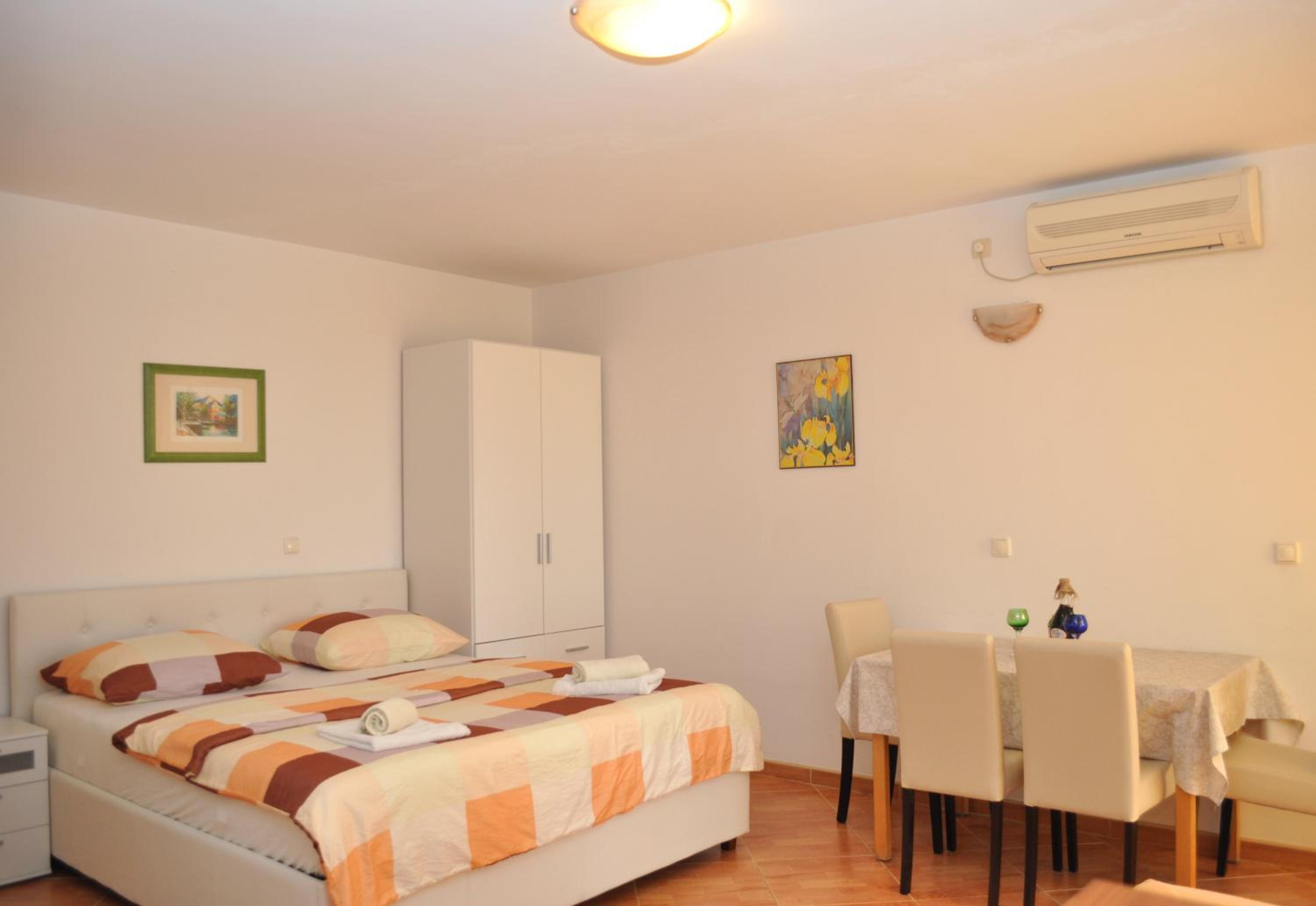 Apartments Ivica