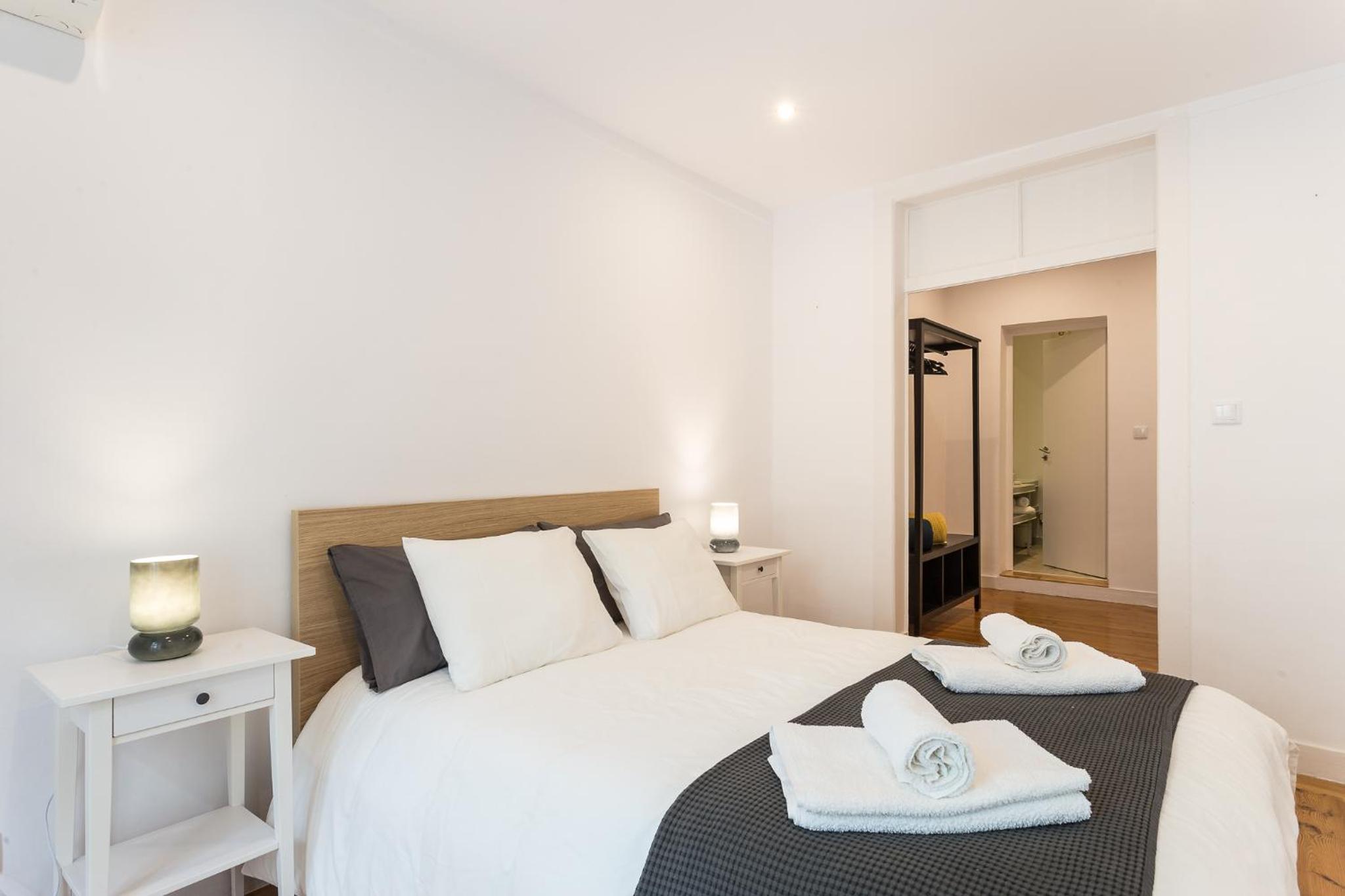 Three bedroom apartment in historical centre -Bairro Alto view 4