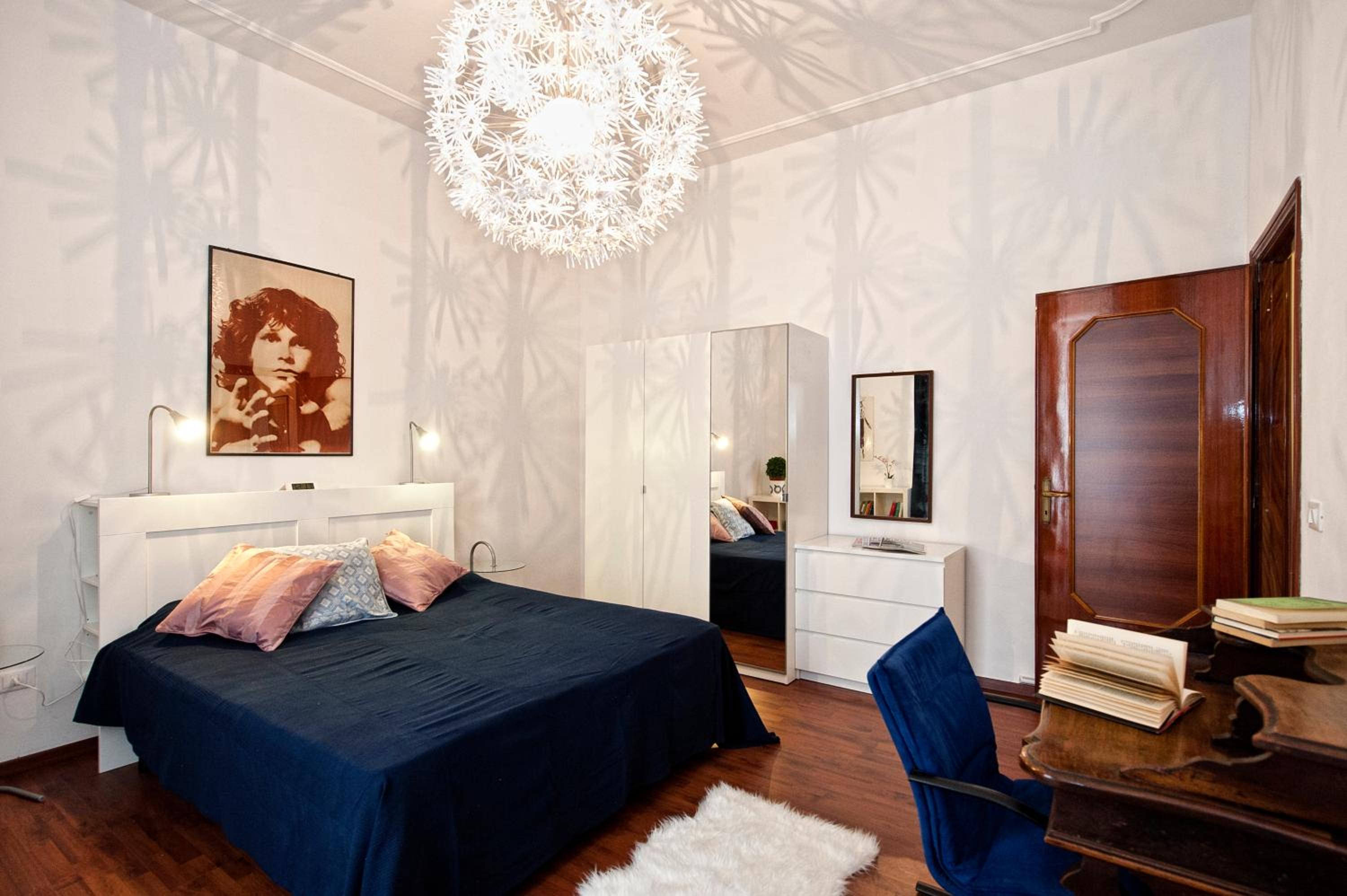 Opera Inn Suites - Rooms and Apartments