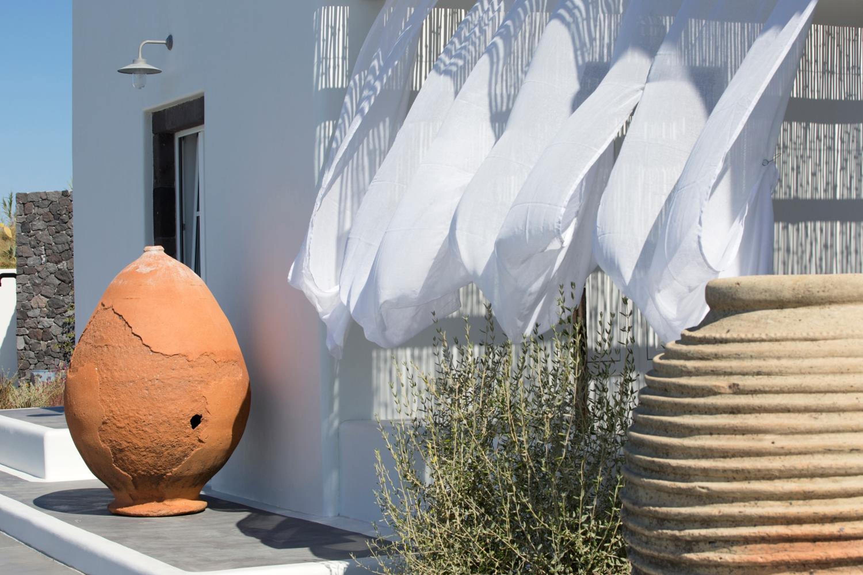 Erosantorini Estate photo 3